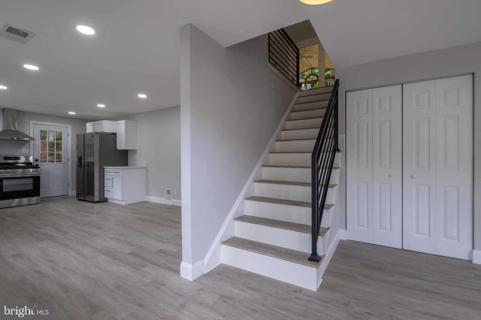 FOREST KNOLLS - Residential