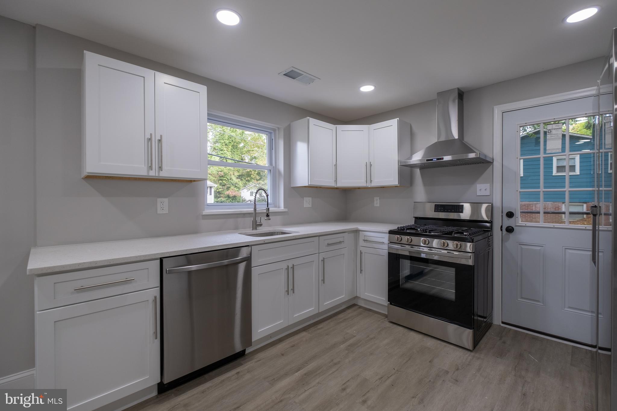 FOREST KNOLLS - Residential