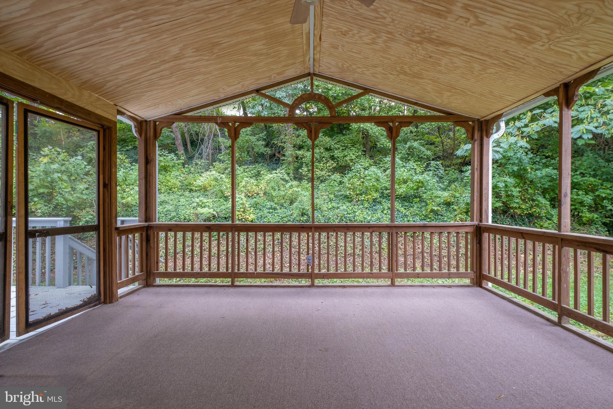 FOREST KNOLLS - Residential