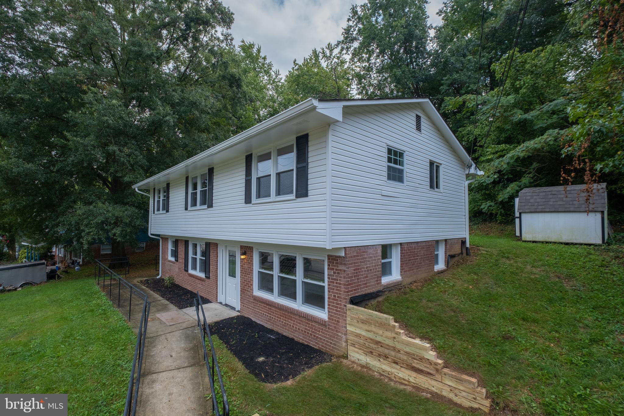 FOREST KNOLLS - Residential