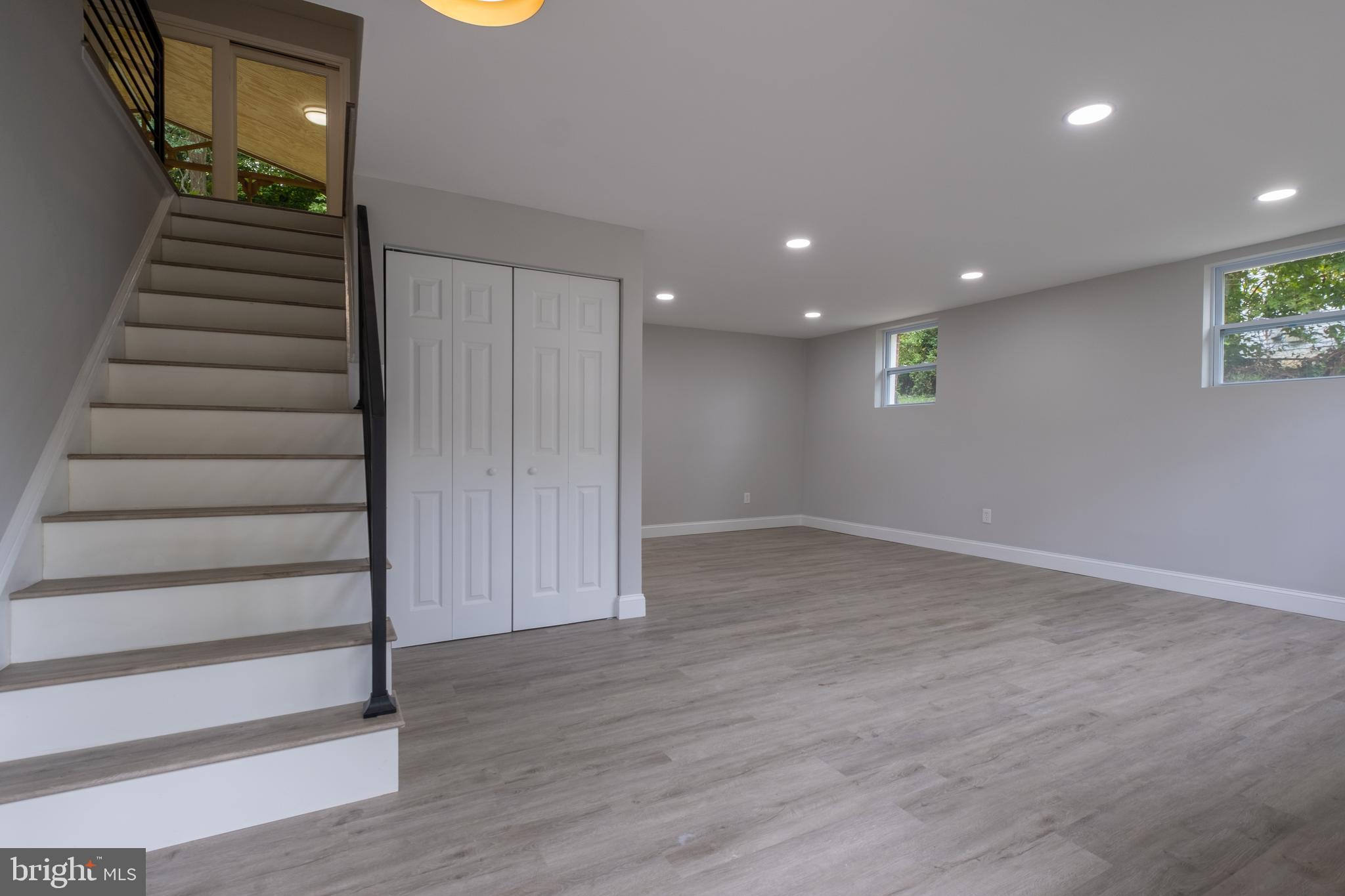 FOREST KNOLLS - Residential