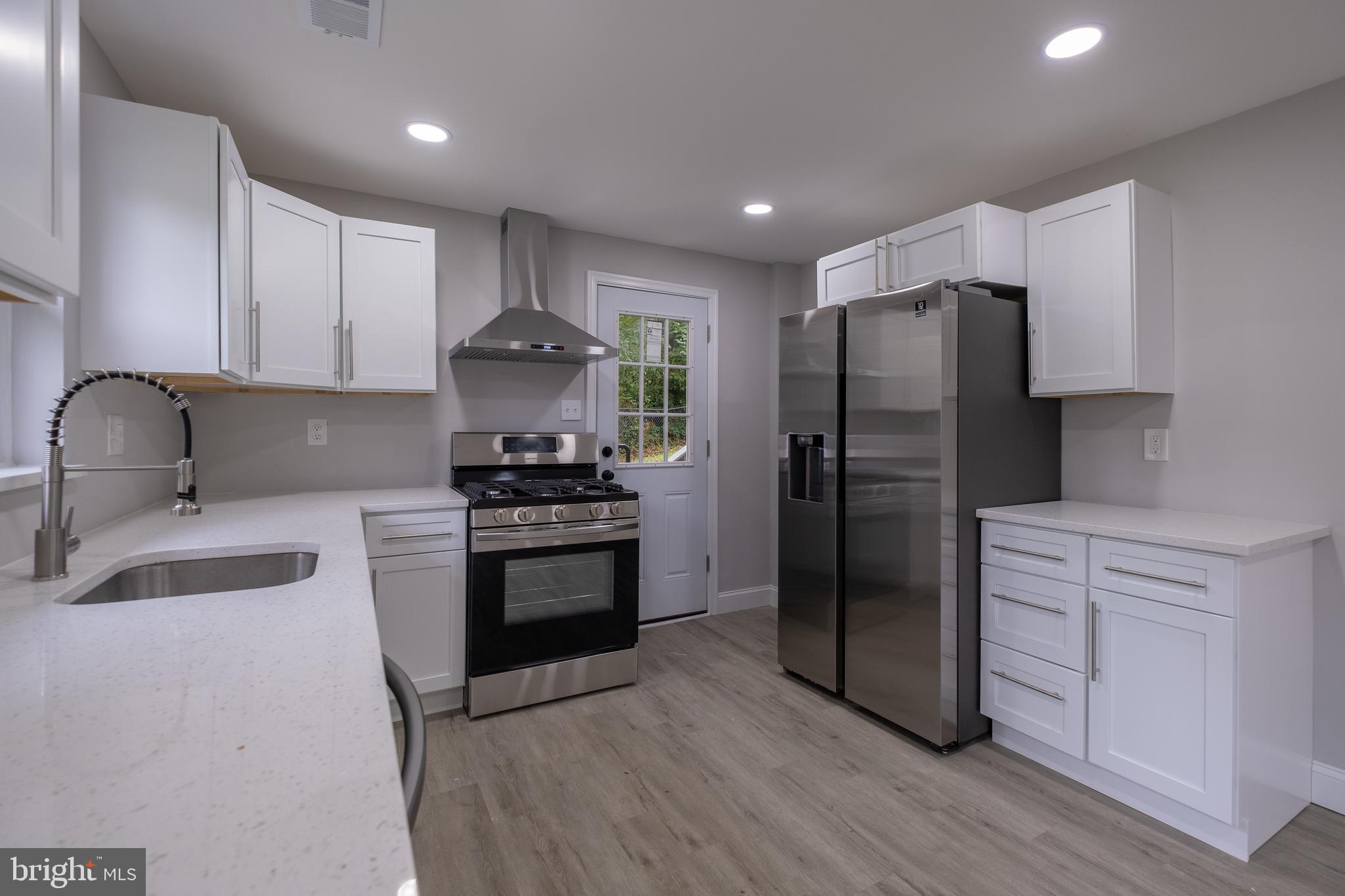 FOREST KNOLLS - Residential