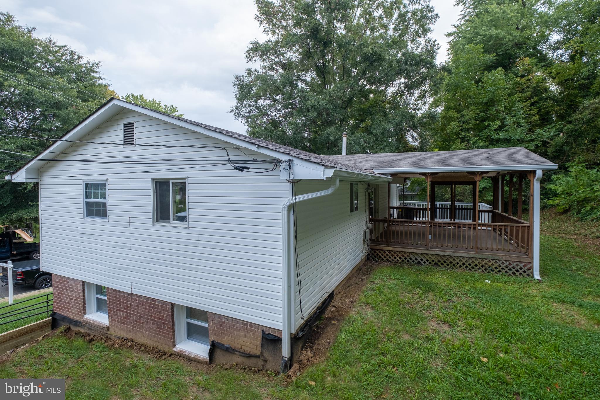 FOREST KNOLLS - Residential