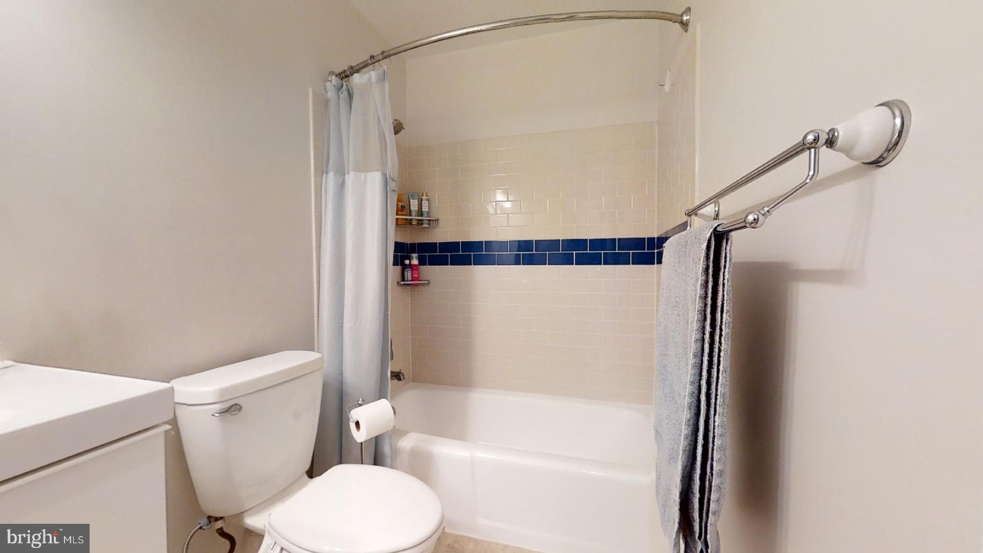 WAVERLY HILLS - Residential Lease