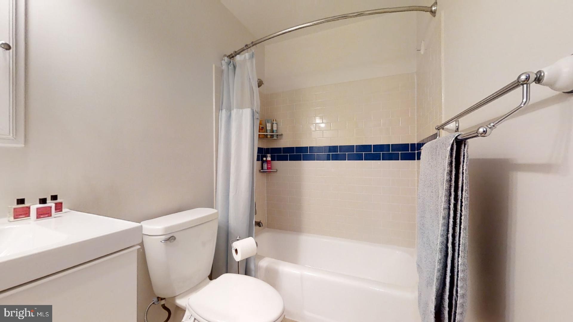 WAVERLY HILLS - Residential Lease