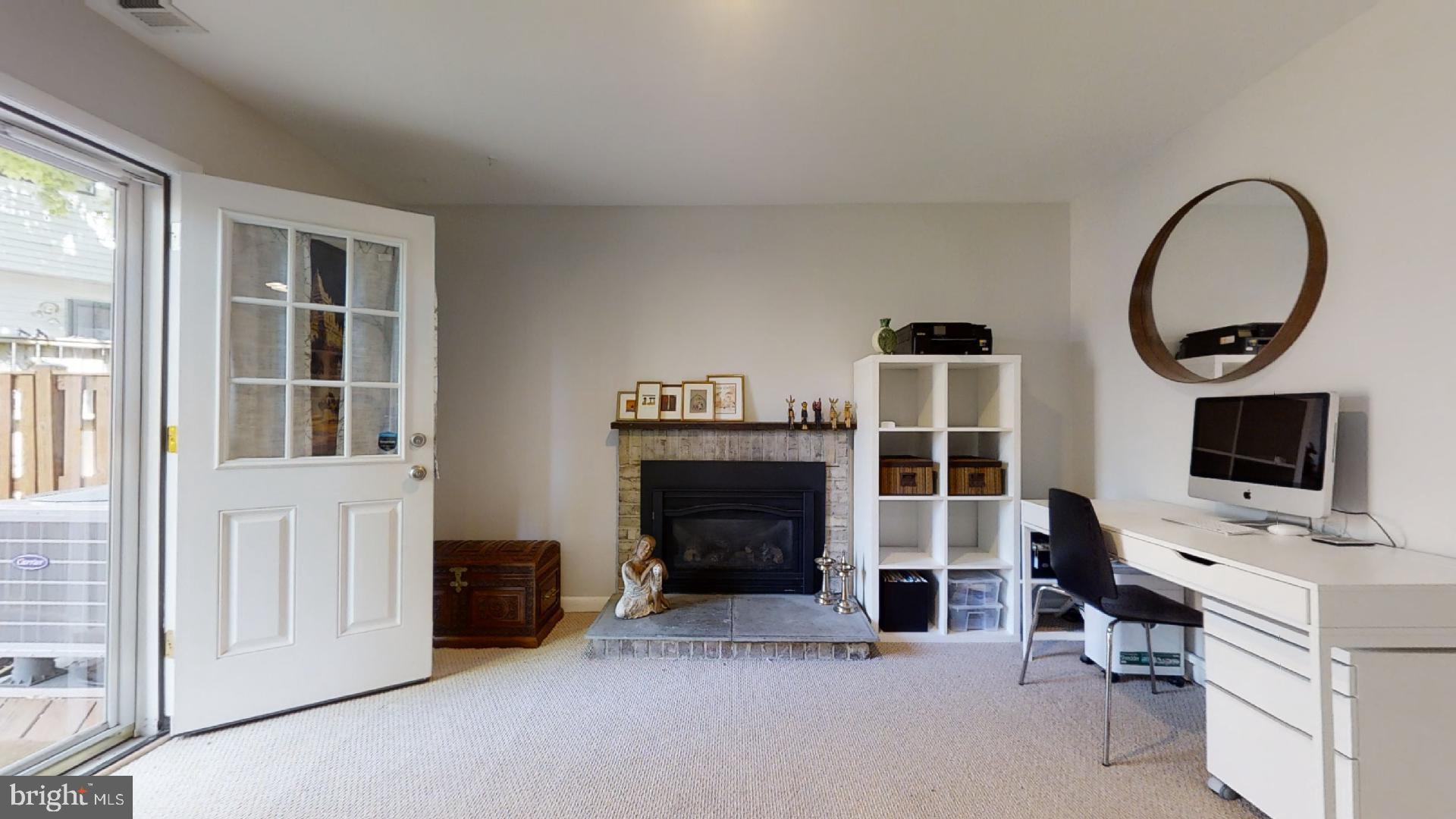 WAVERLY HILLS - Residential Lease