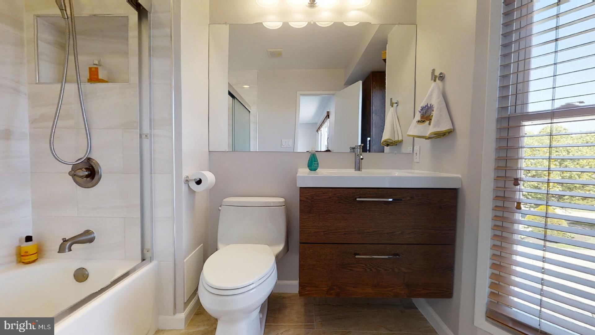 WAVERLY HILLS - Residential Lease