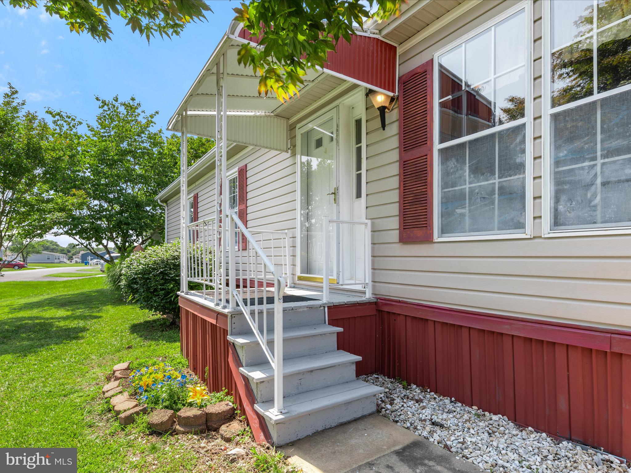12 ANDOVER LANE