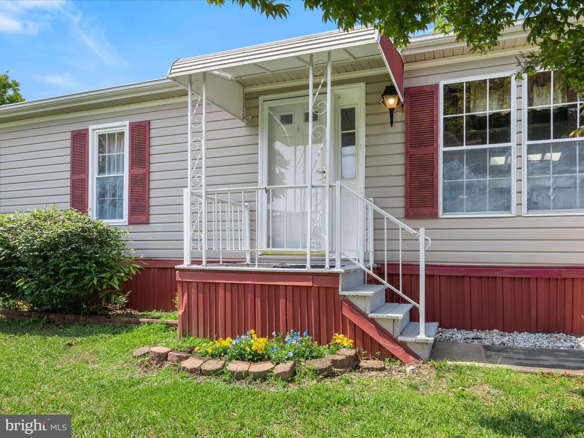 12 ANDOVER LANE