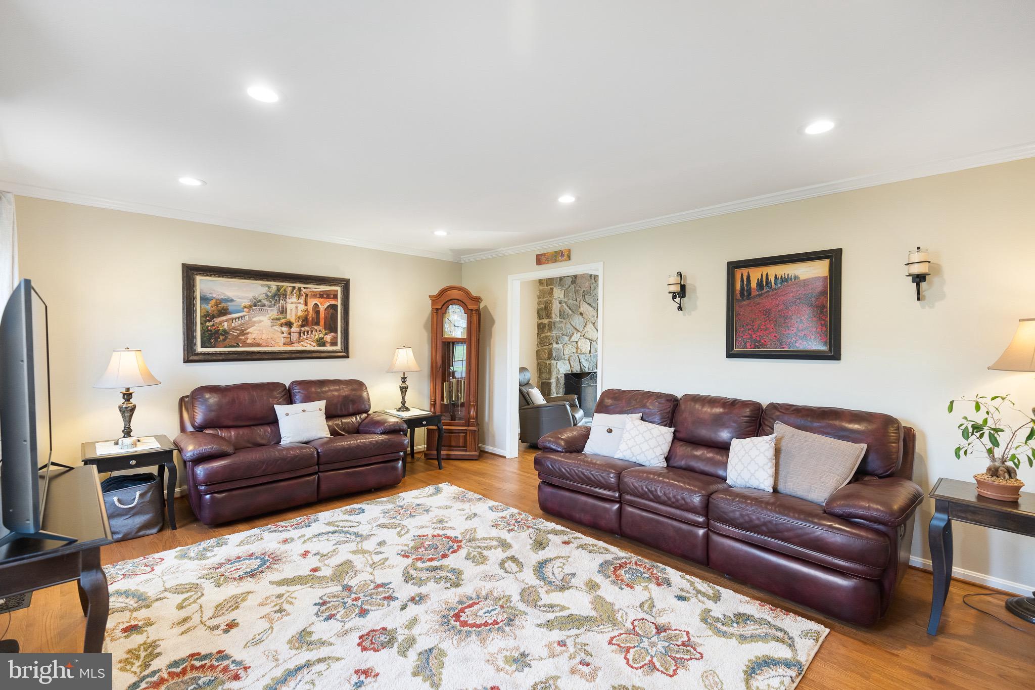 FRANKLIN GLEN - Residential