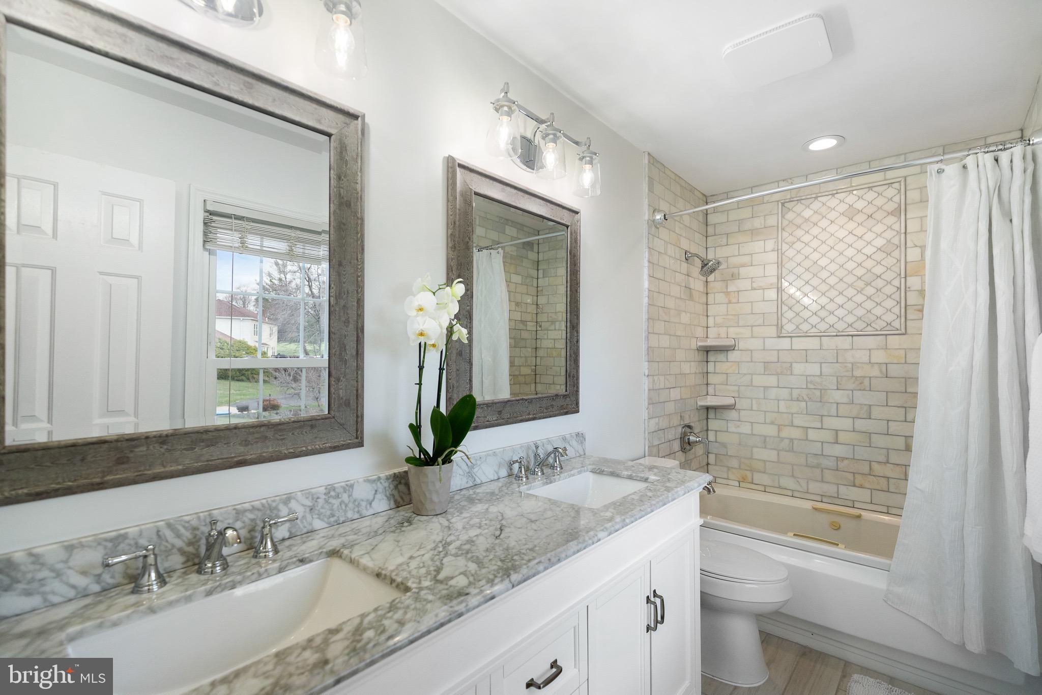 FRANKLIN GLEN - Residential