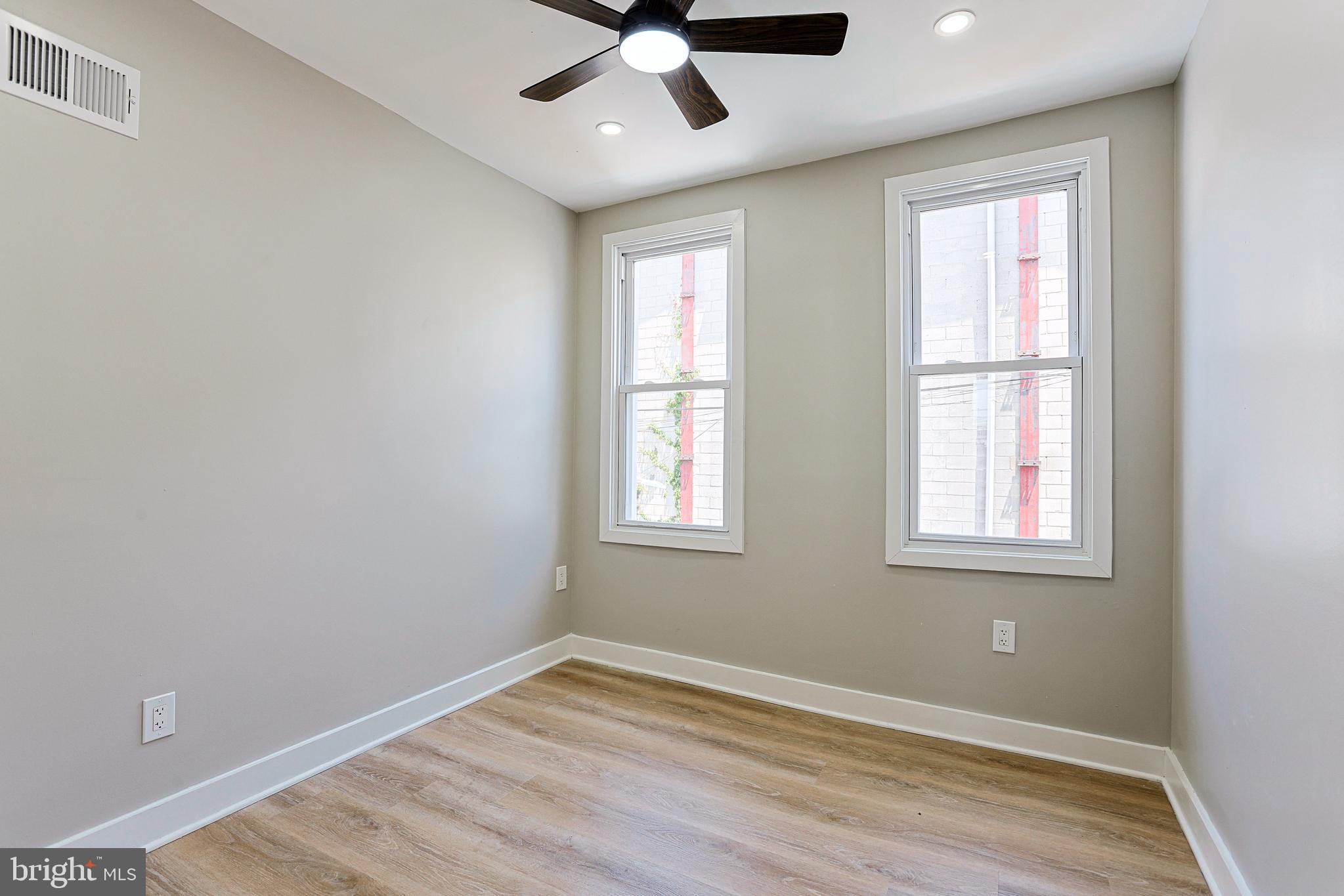 PORT RICHMOND - Residential