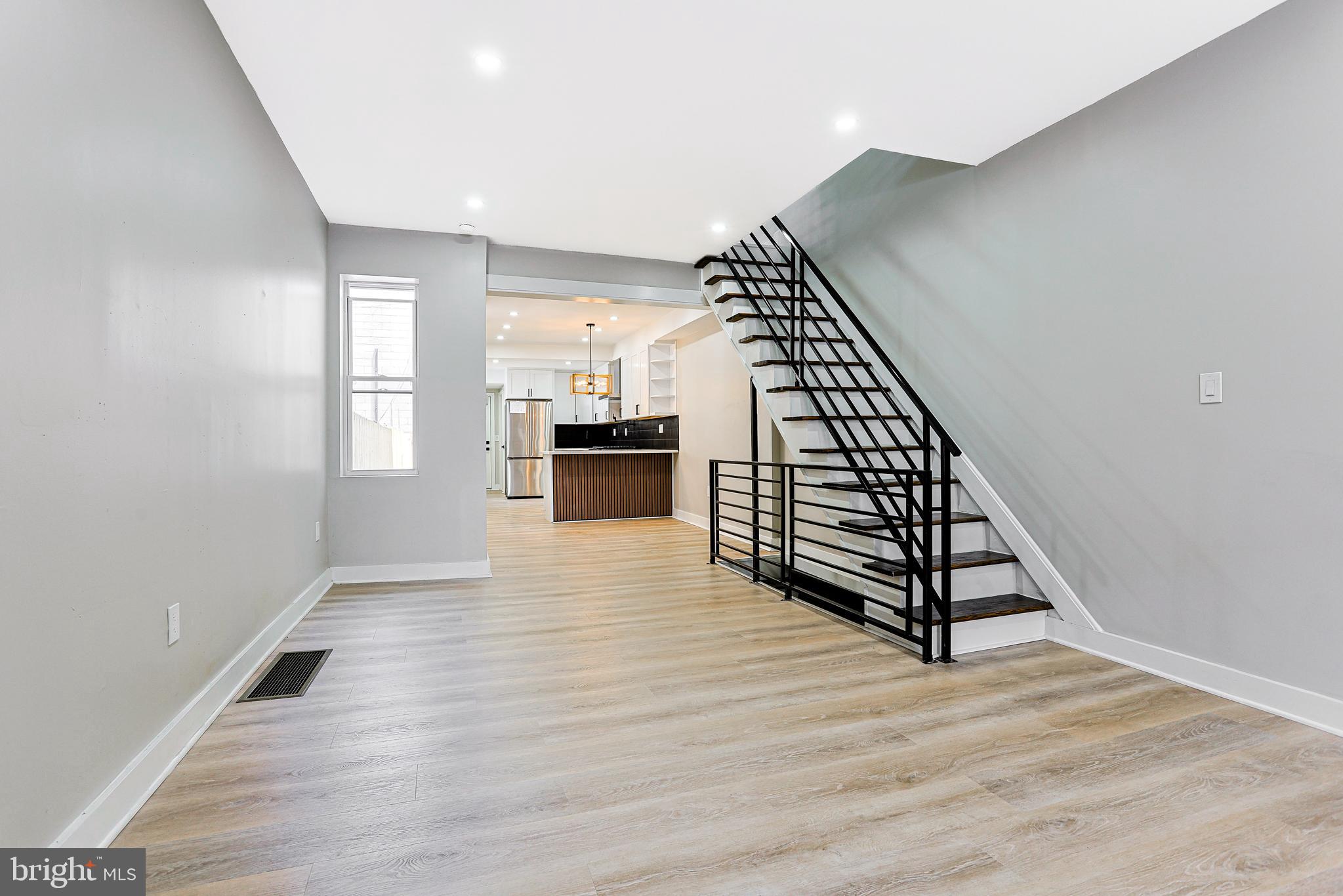 PORT RICHMOND - Residential