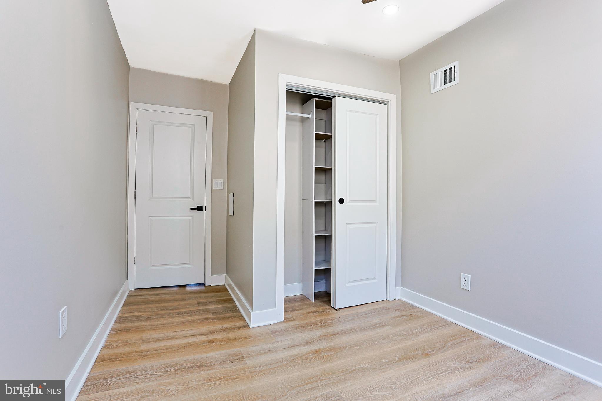 PORT RICHMOND - Residential