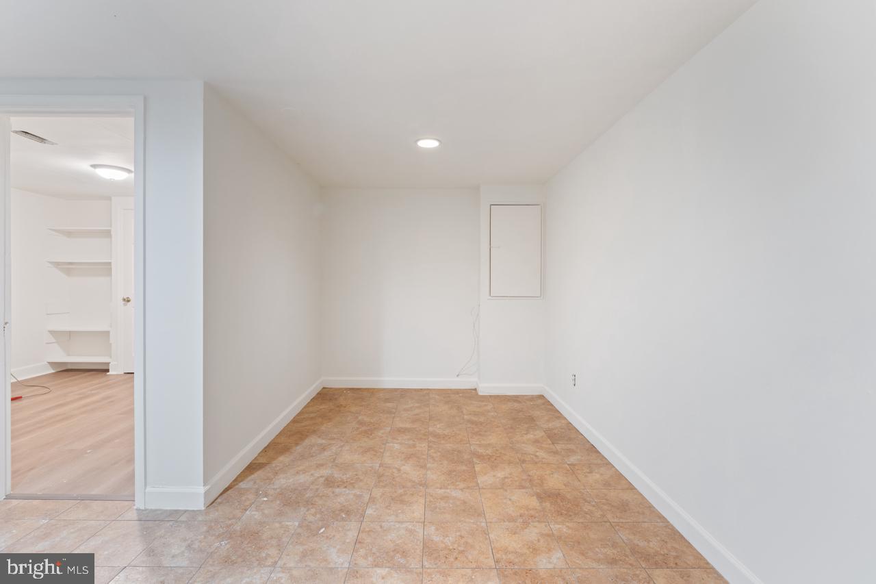 ESSEX PLACE - Residential