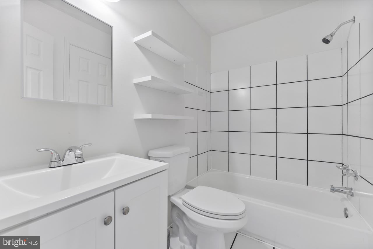 ESSEX PLACE - Residential