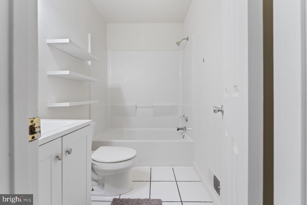 ESSEX PLACE - Residential