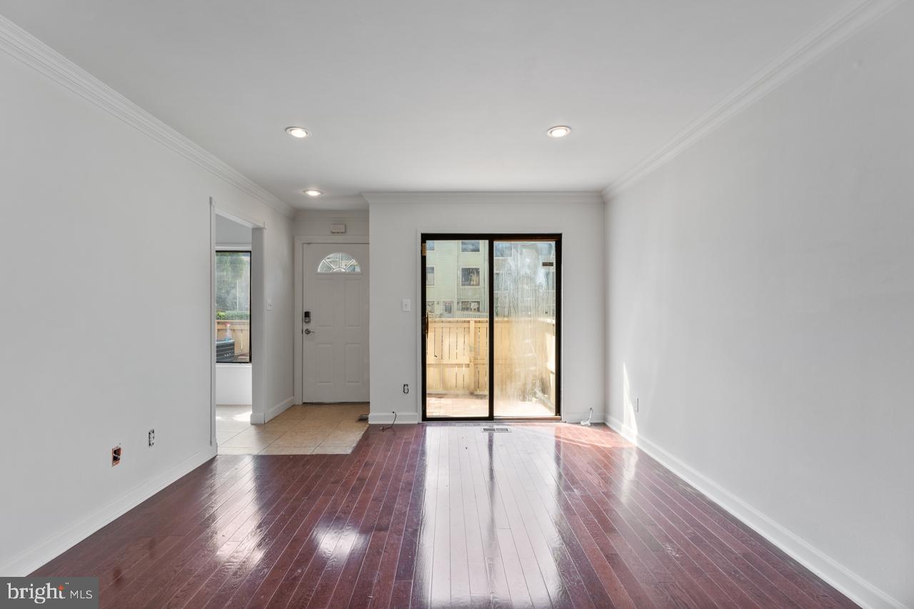 ESSEX PLACE - Residential