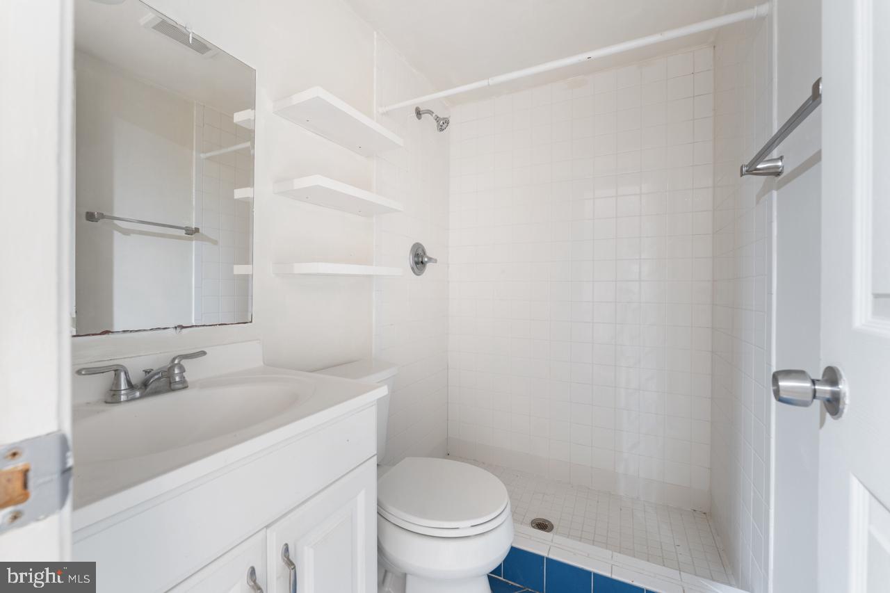 ESSEX PLACE - Residential