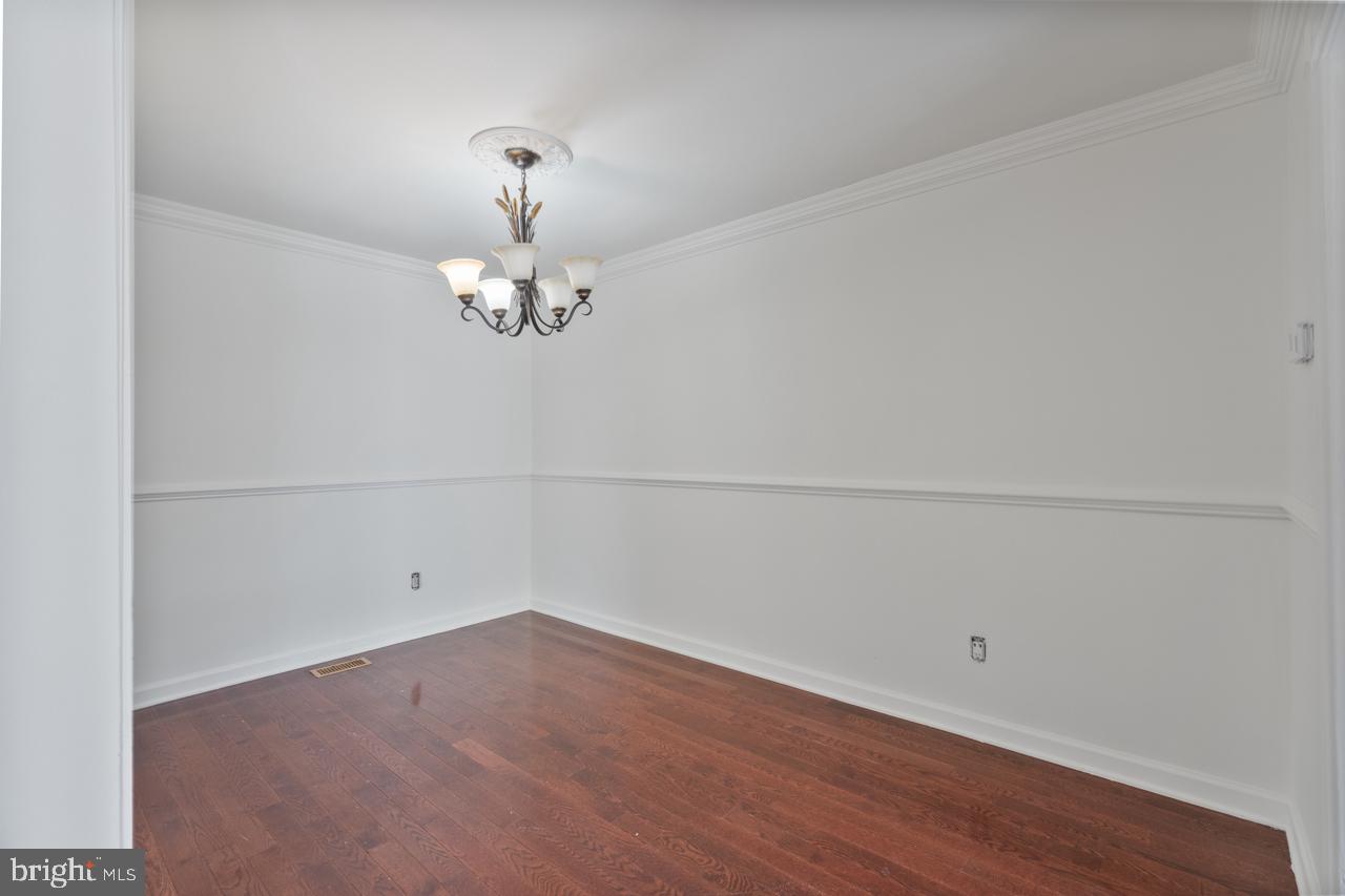 ESSEX PLACE - Residential