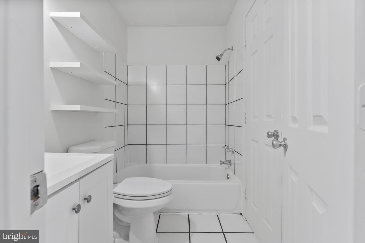 ESSEX PLACE - Residential