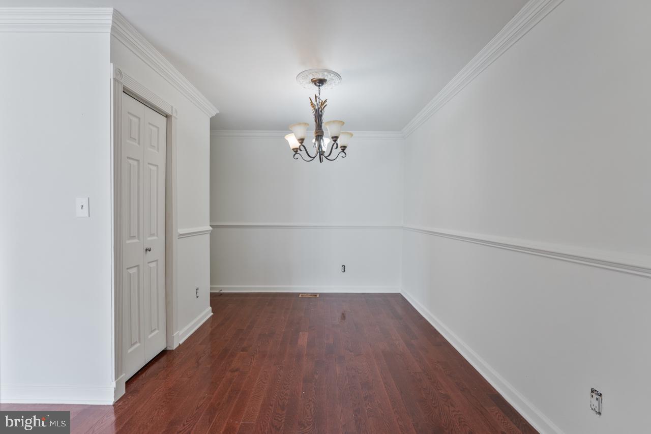 ESSEX PLACE - Residential