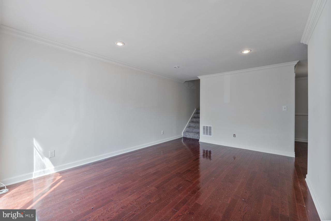 ESSEX PLACE - Residential