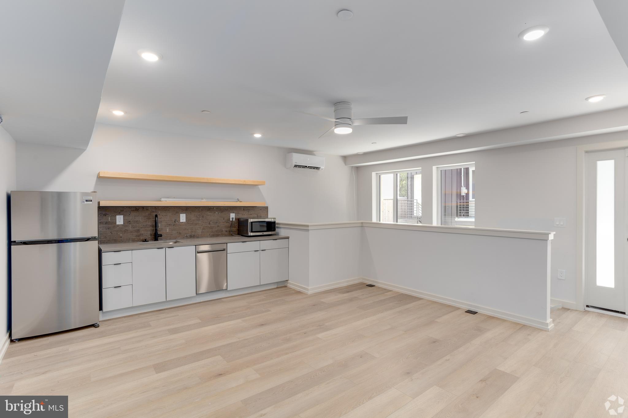 NORRIS SQUARE - Residential Lease