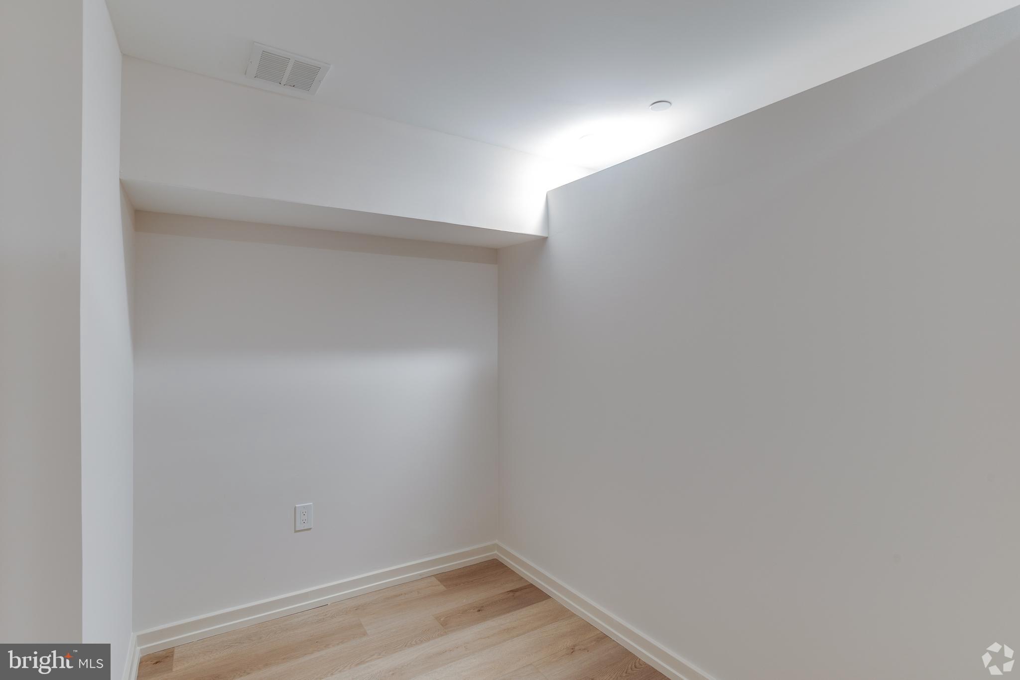 NORRIS SQUARE - Residential Lease