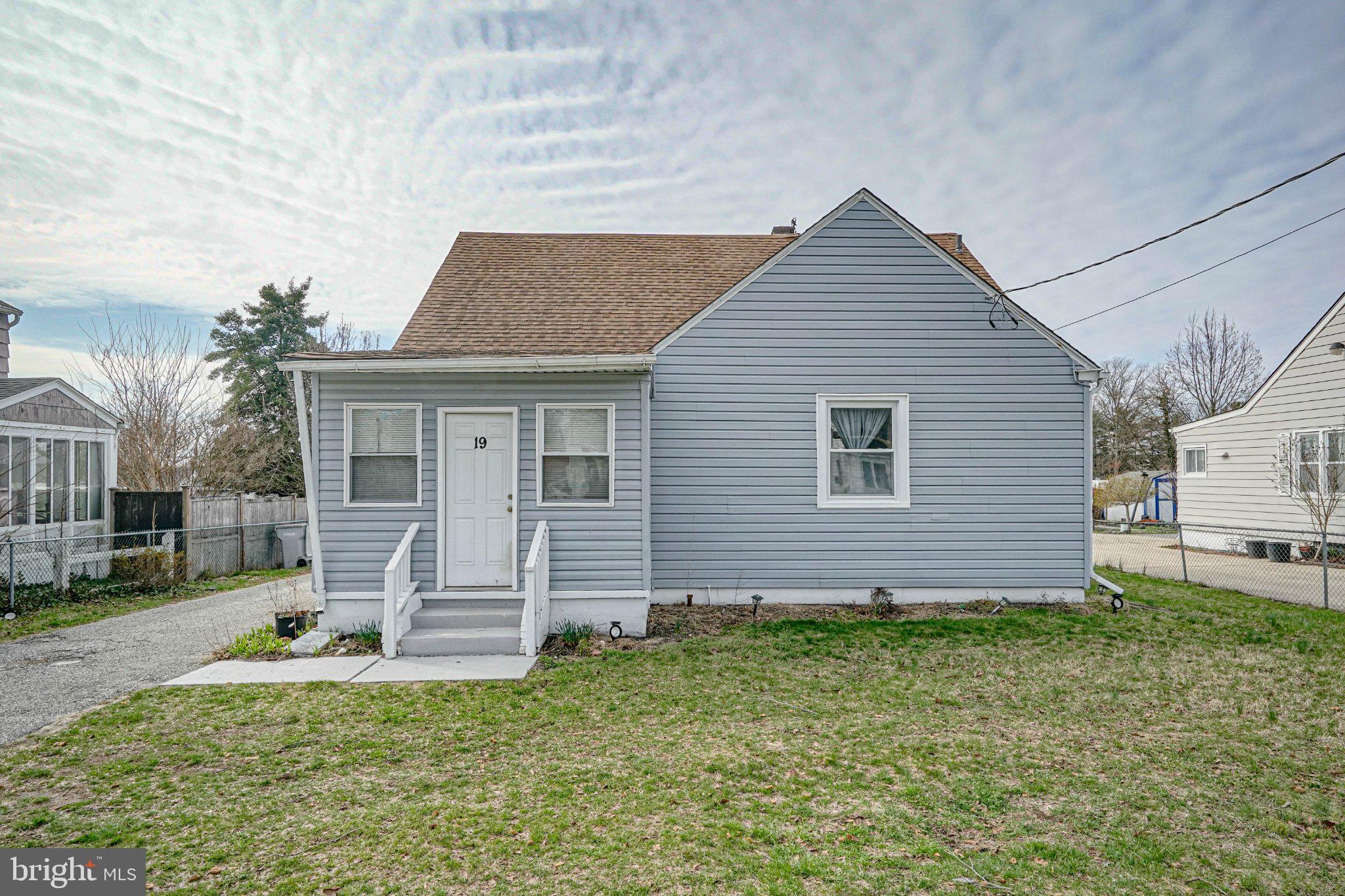 Photo 1 of 18 — 19 ALMOND STREET W, VINELAND, NJ 08360