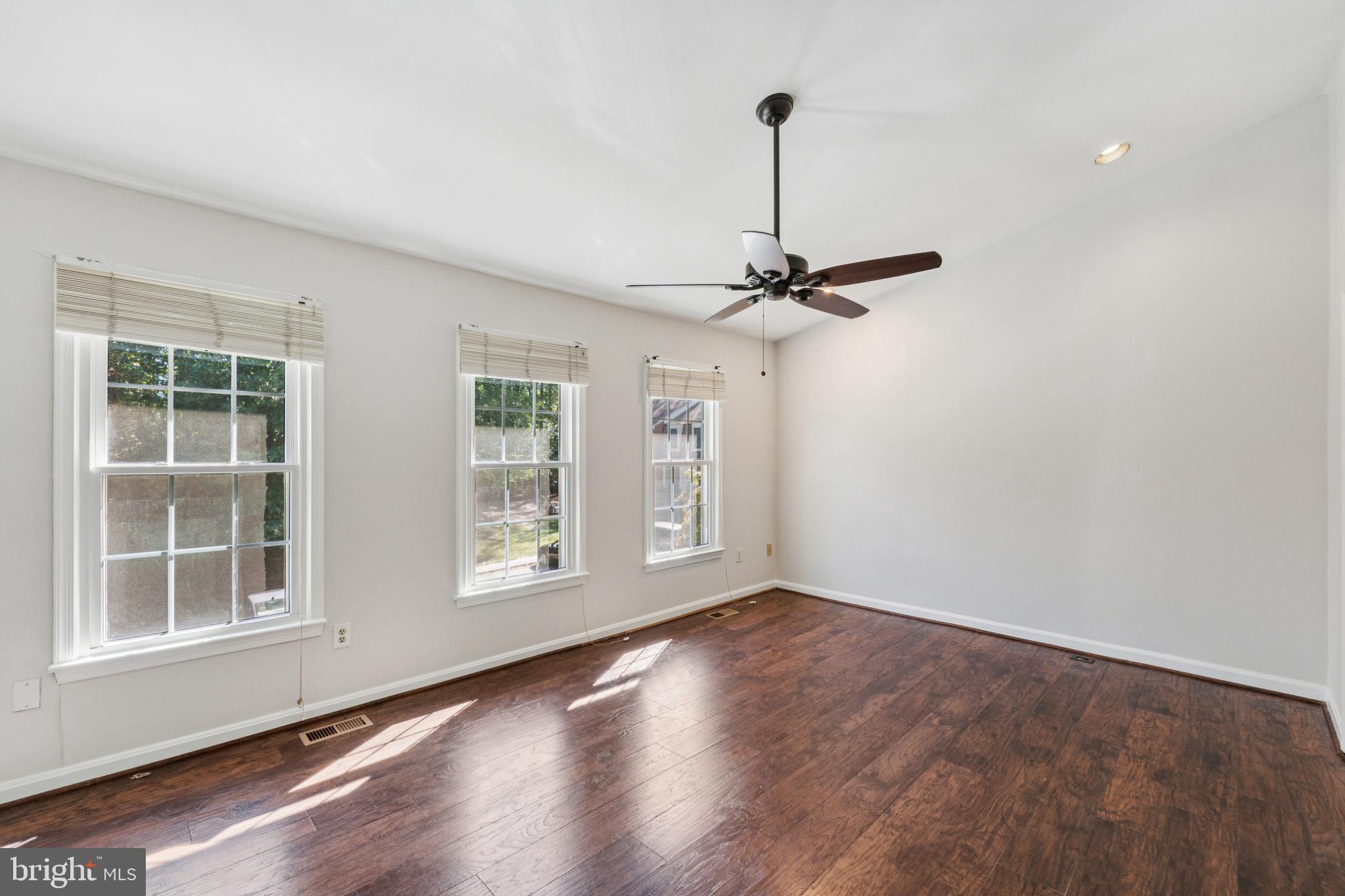 TIMBERLAWN - Residential