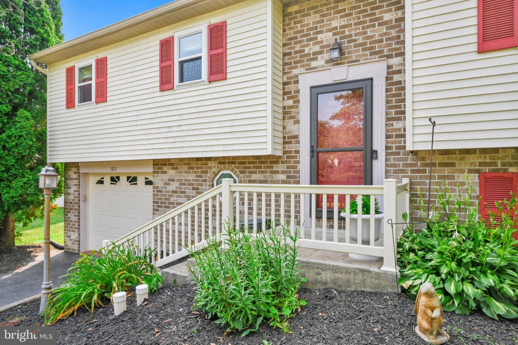 Photo of 1915 Wilderness Road, LANCASTER, PA 17603 (MLS # PALA2095568)