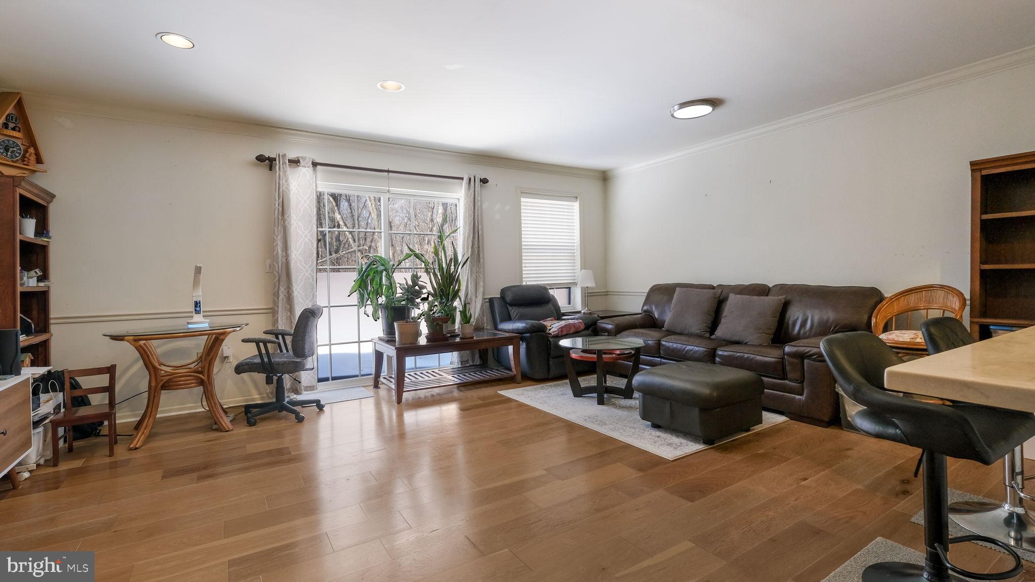 VERNON COURT - Residential