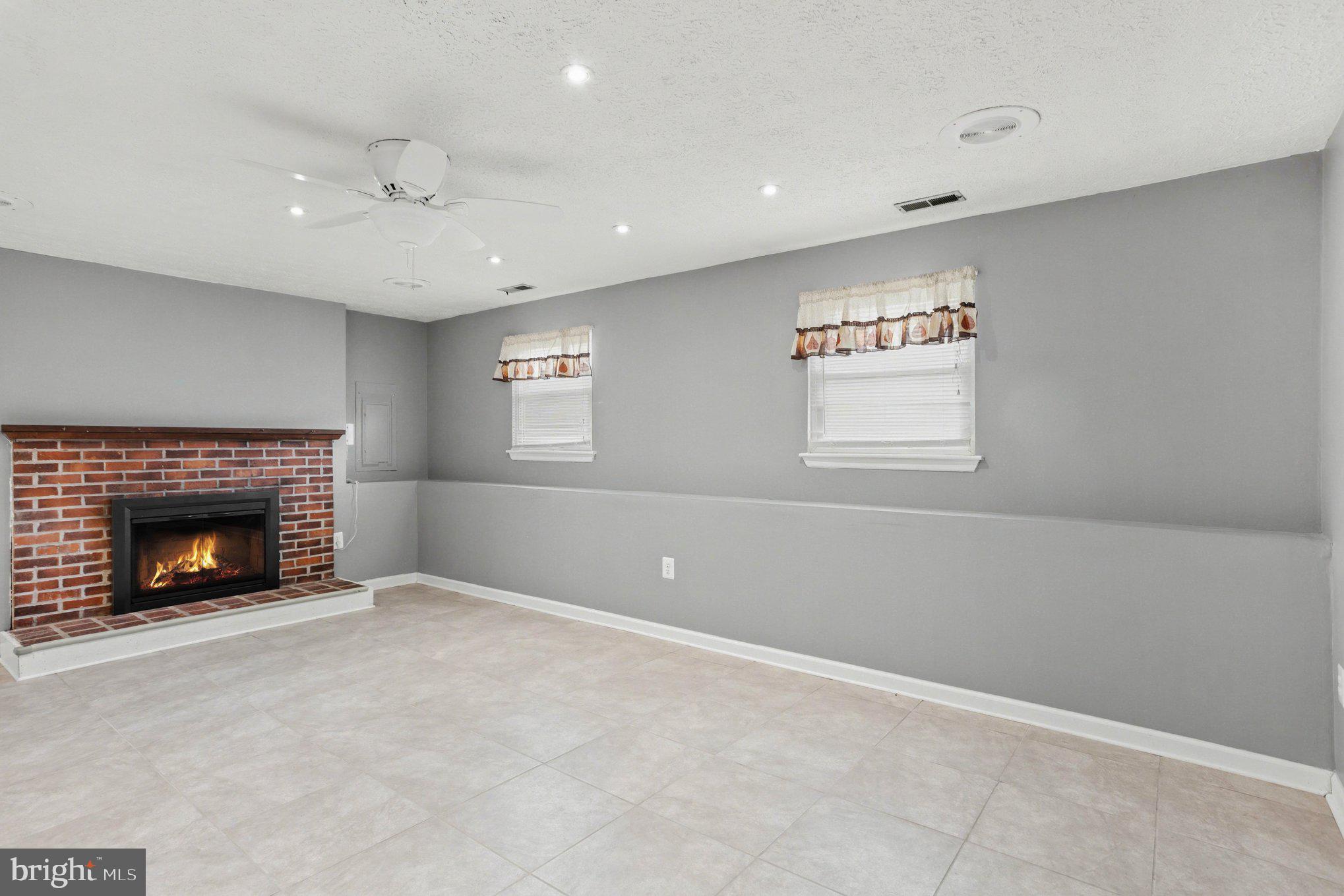 HILLSDALE - Residential