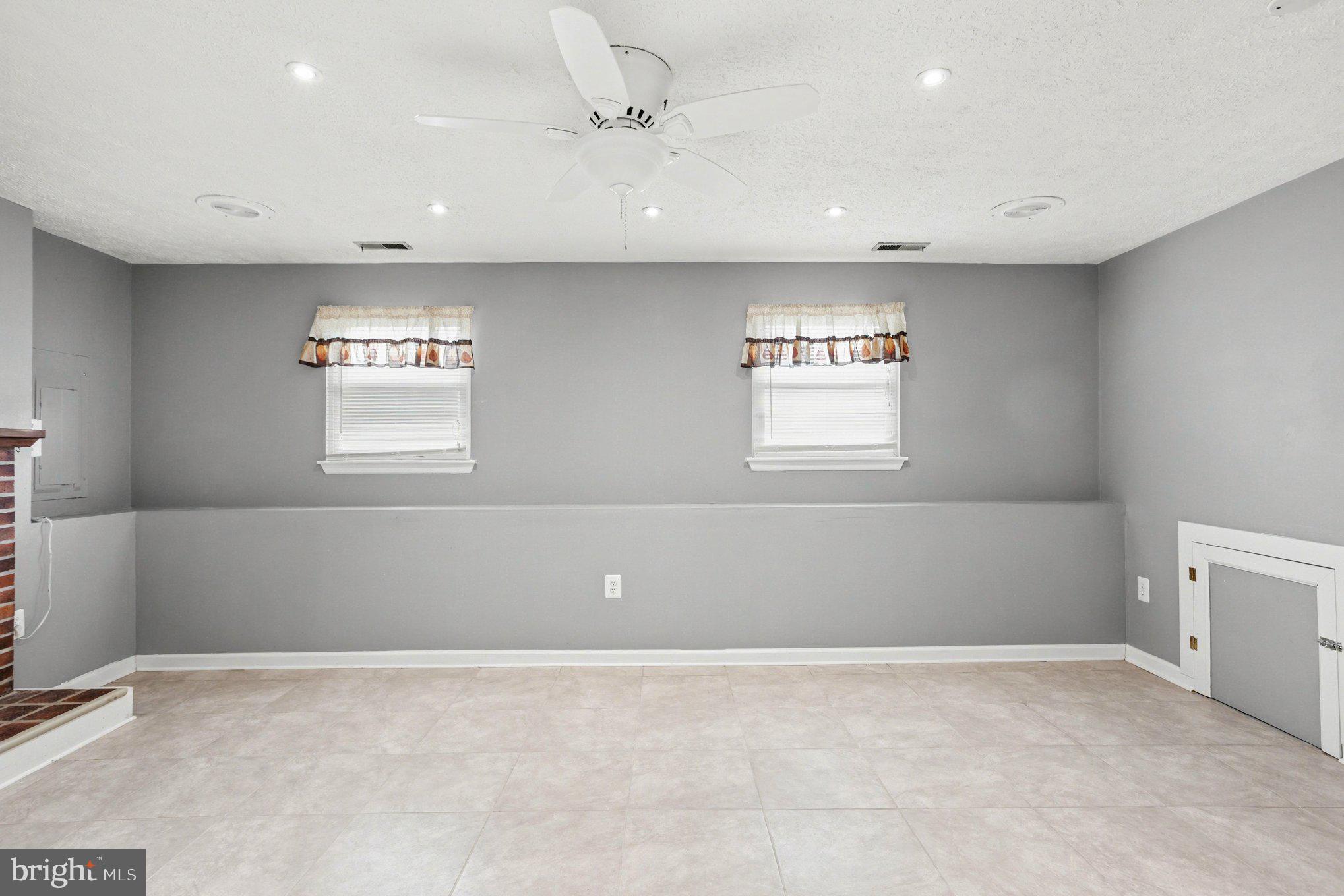 HILLSDALE - Residential