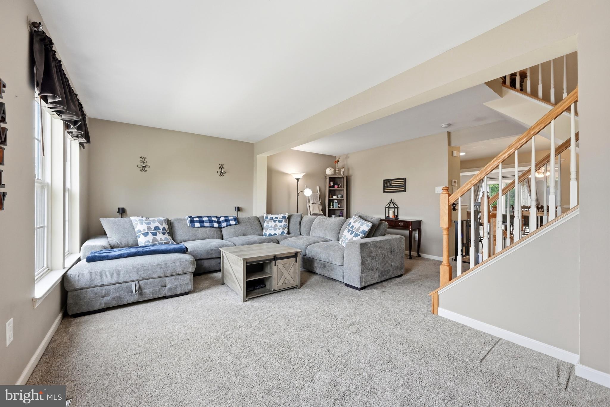 733 WATERWAY COURT