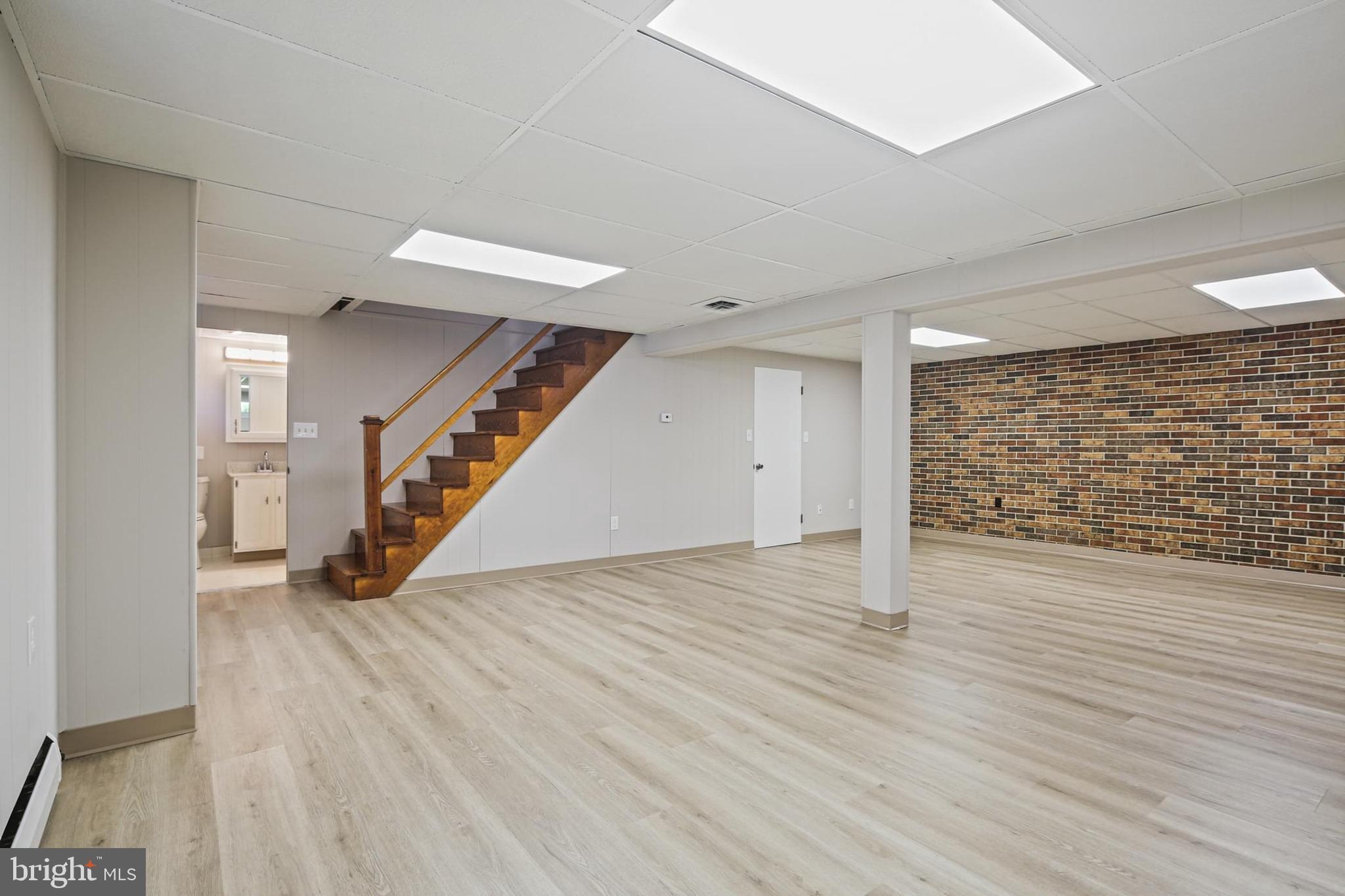 HARWOOD MANOR - Residential