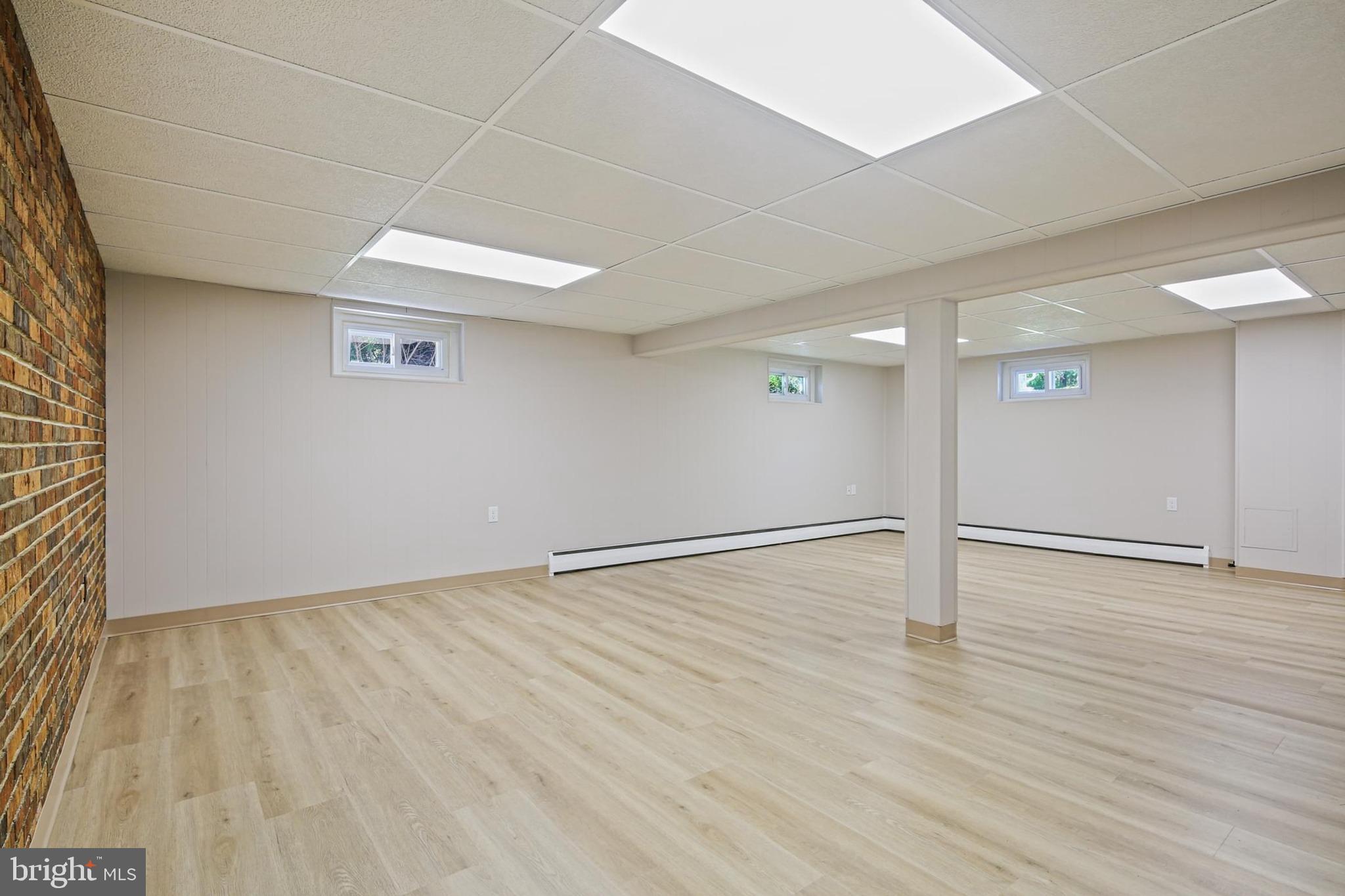 HARWOOD MANOR - Residential