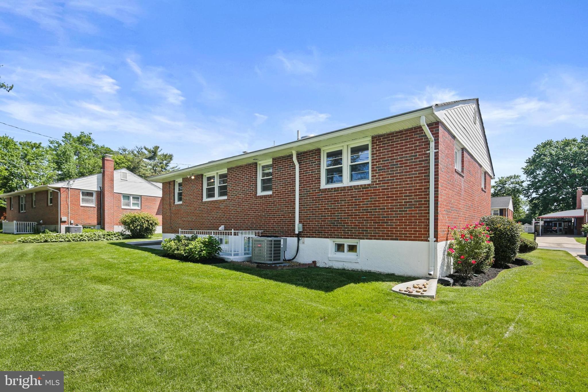 HARWOOD MANOR - Residential