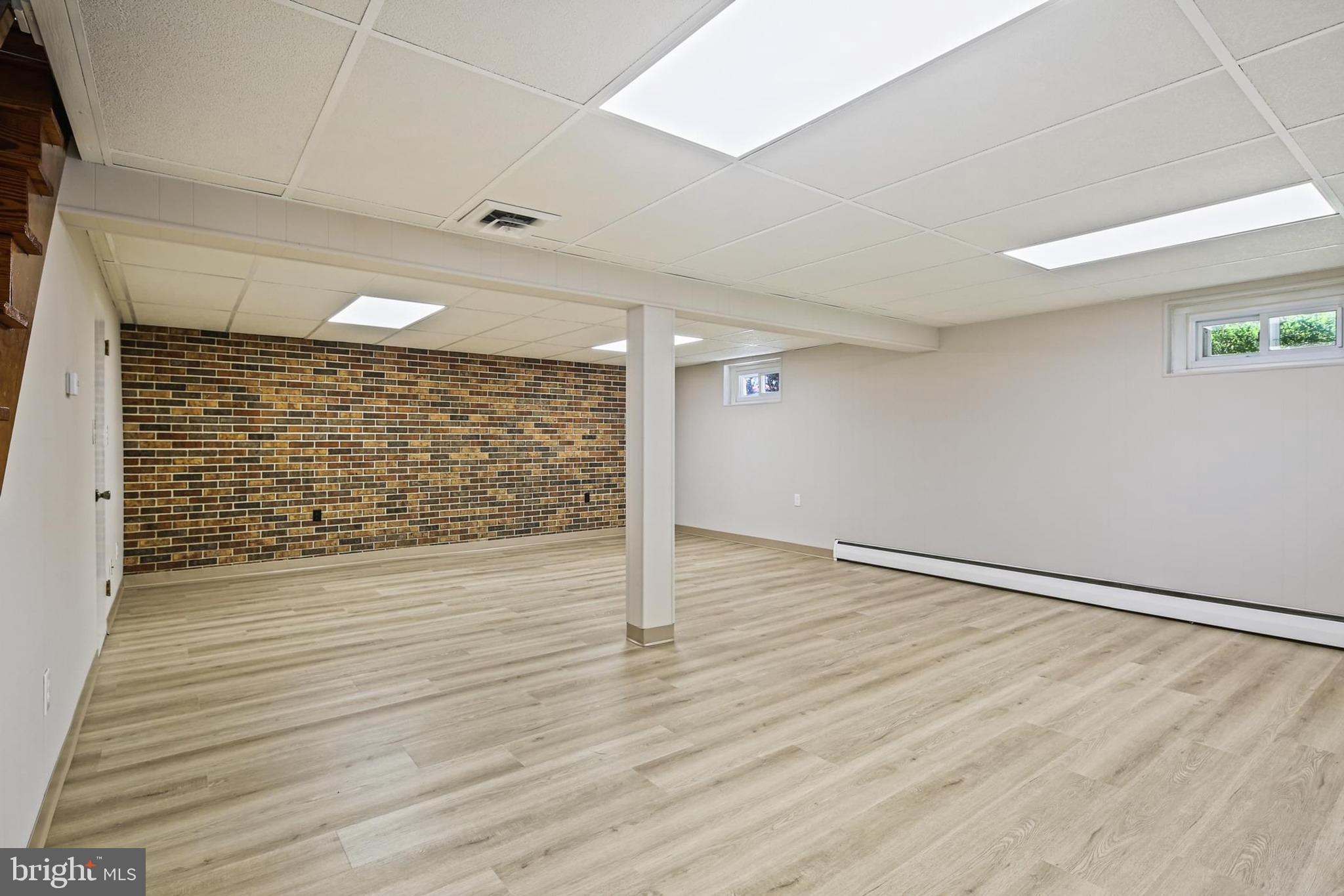 HARWOOD MANOR - Residential