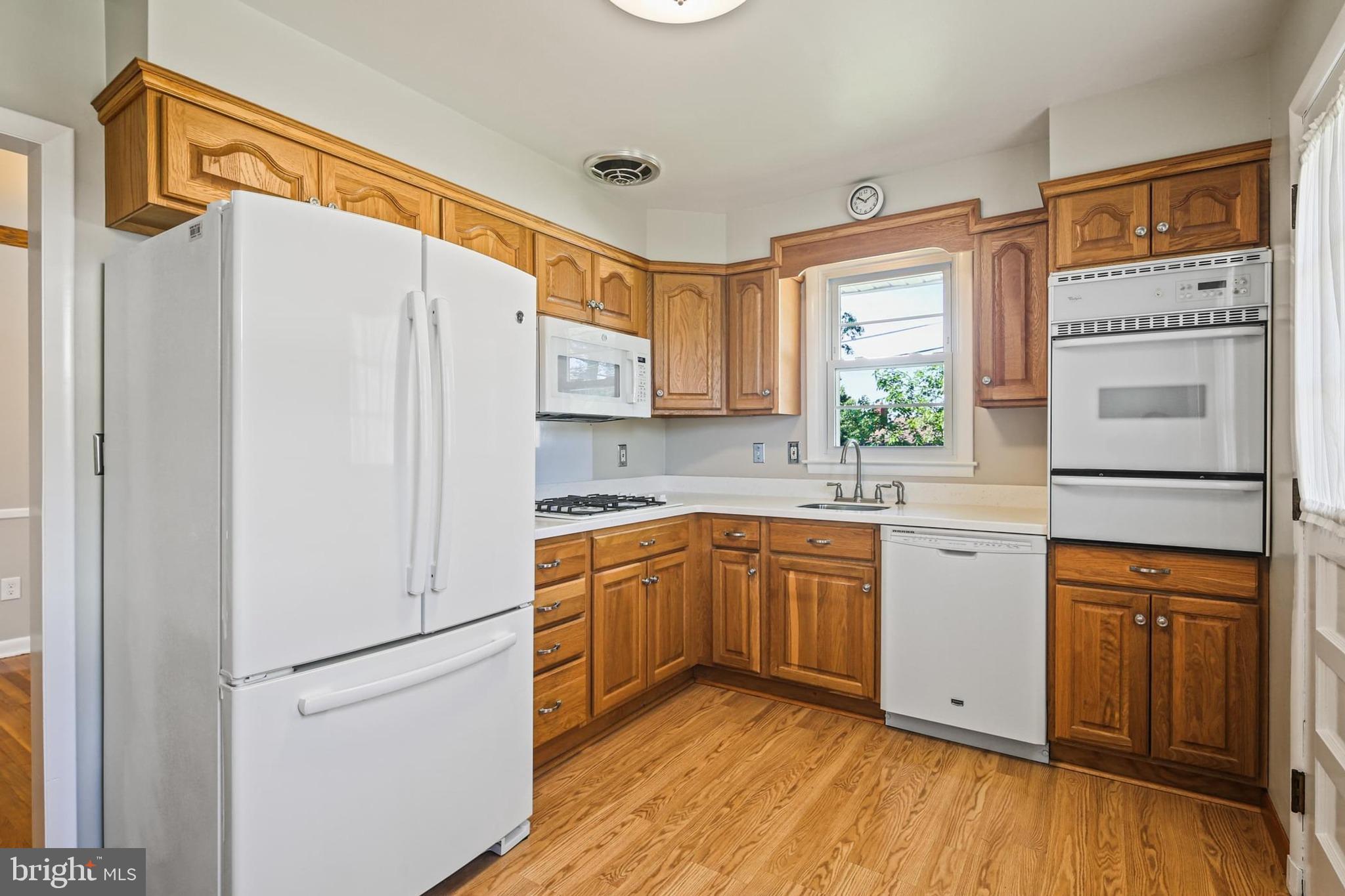 HARWOOD MANOR - Residential