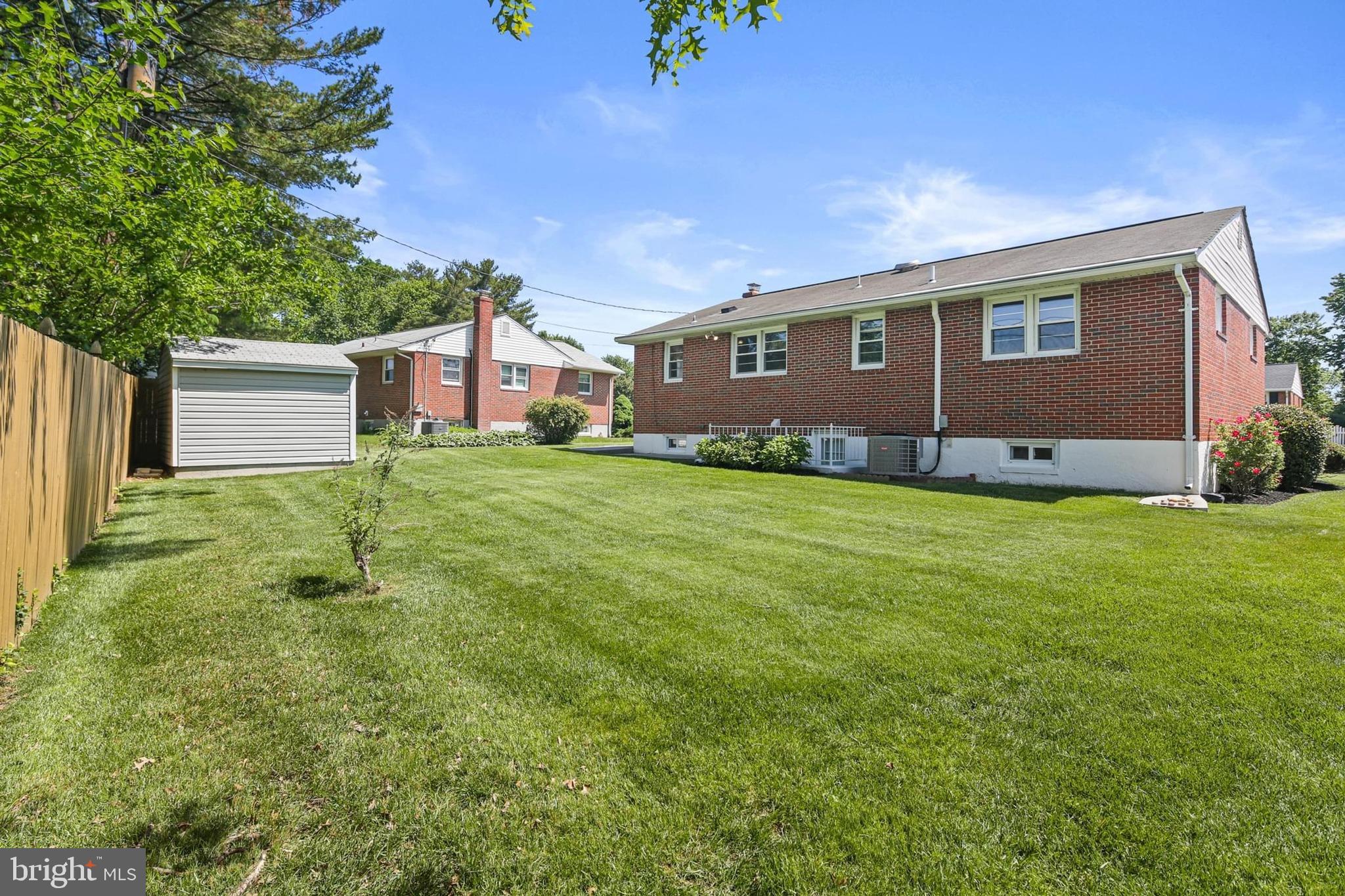 HARWOOD MANOR - Residential