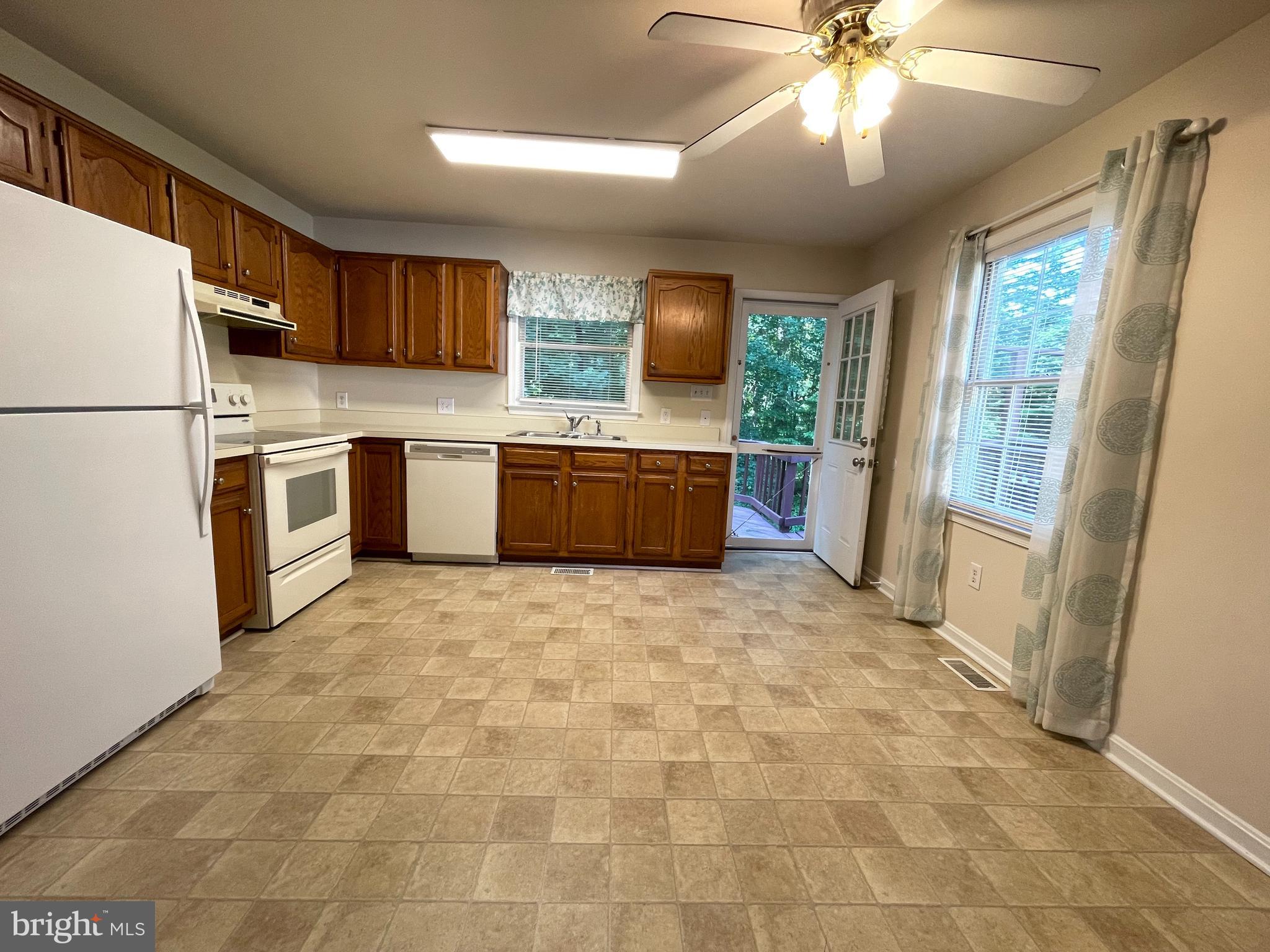 PLANTATION FOREST - Residential Lease