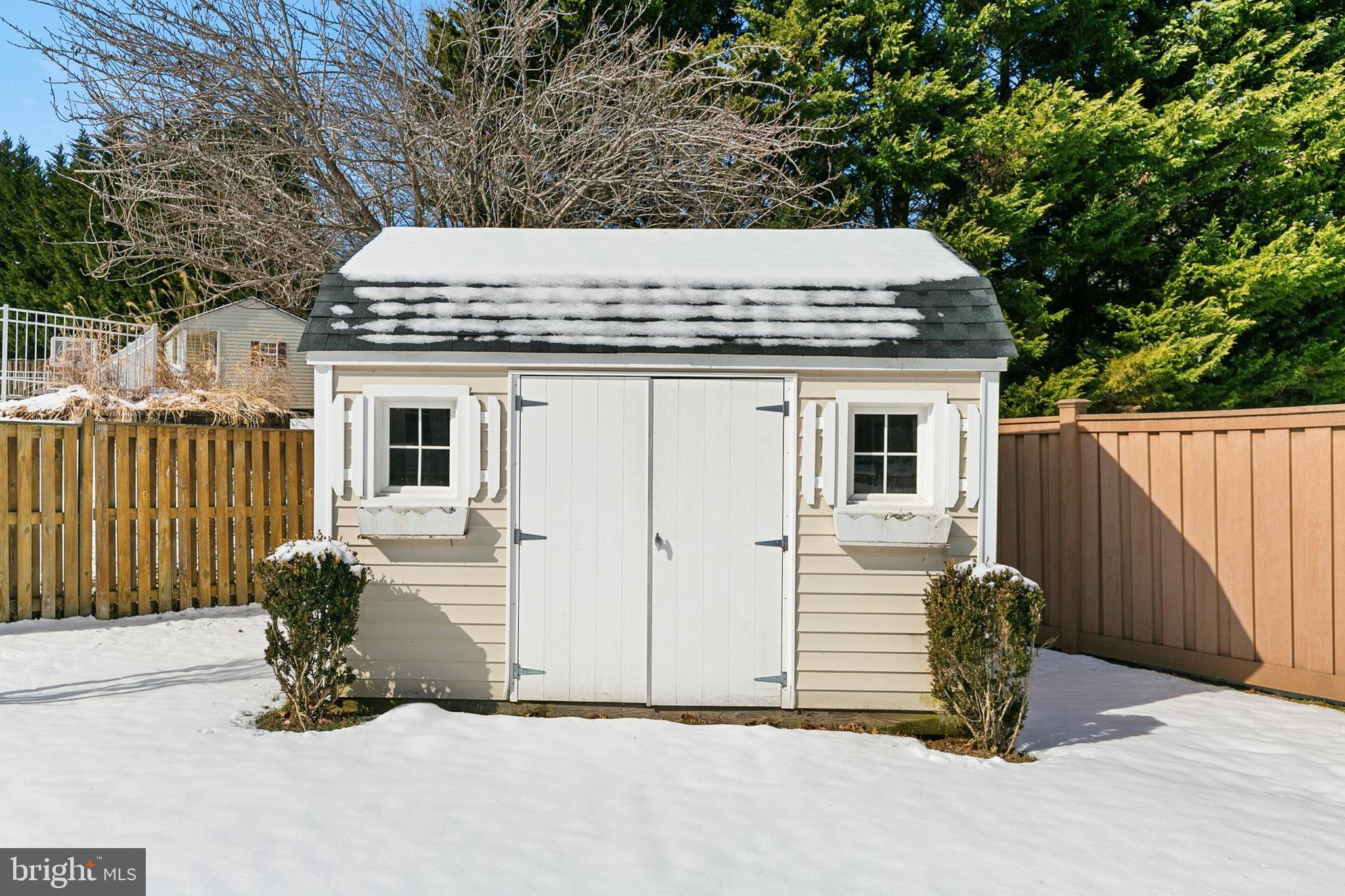 STONE MANOR - Residential