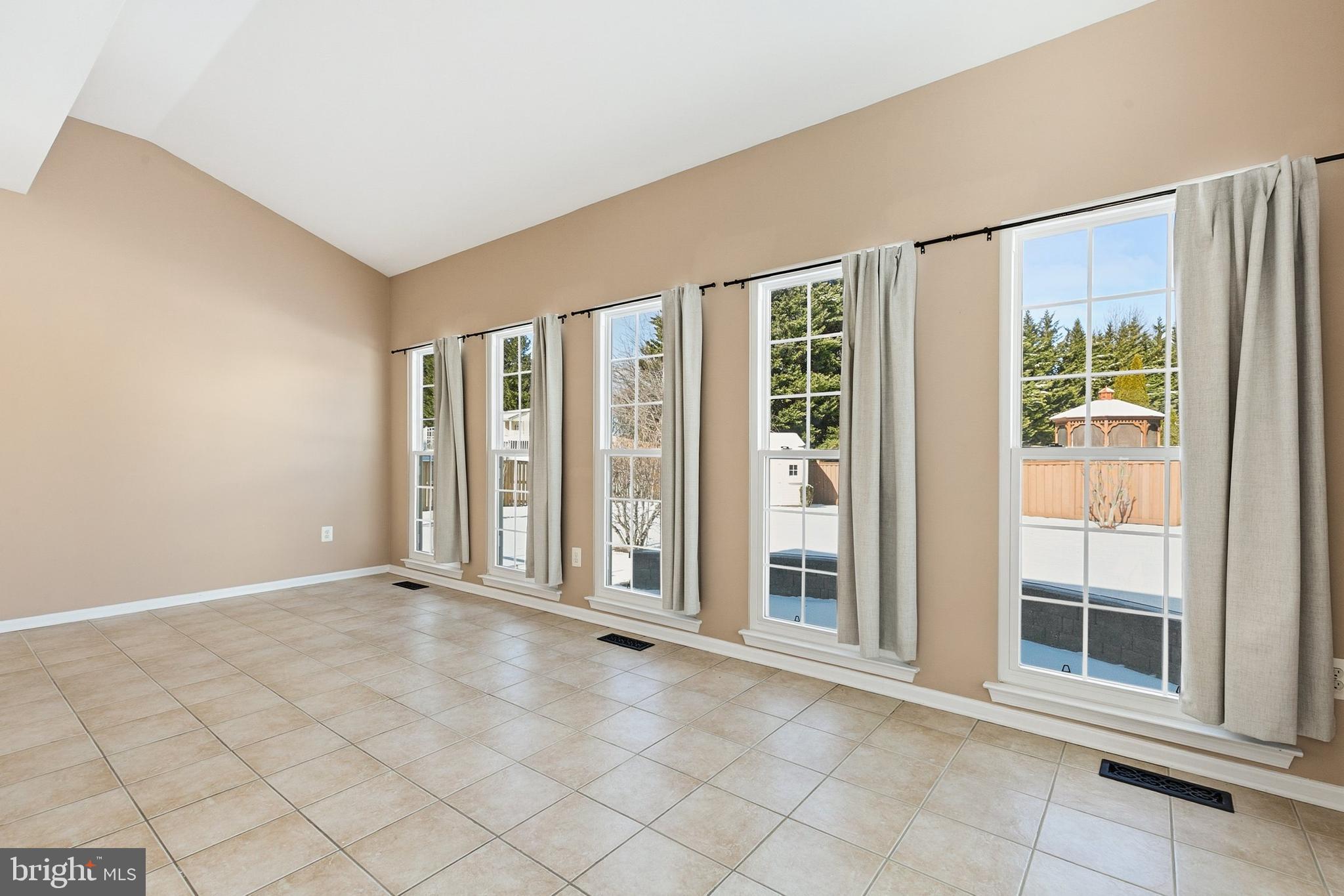 STONE MANOR - Residential