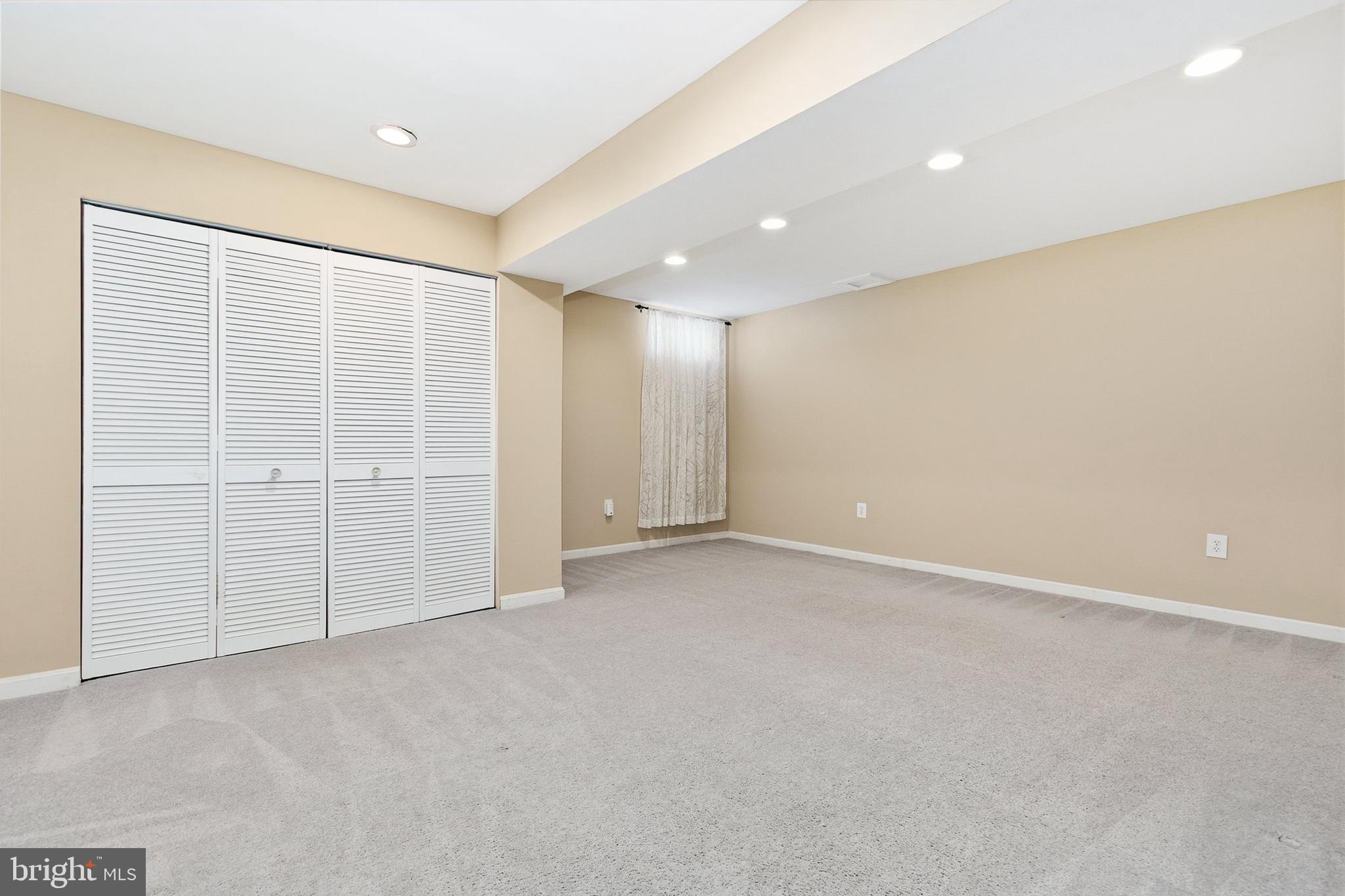 STONE MANOR - Residential