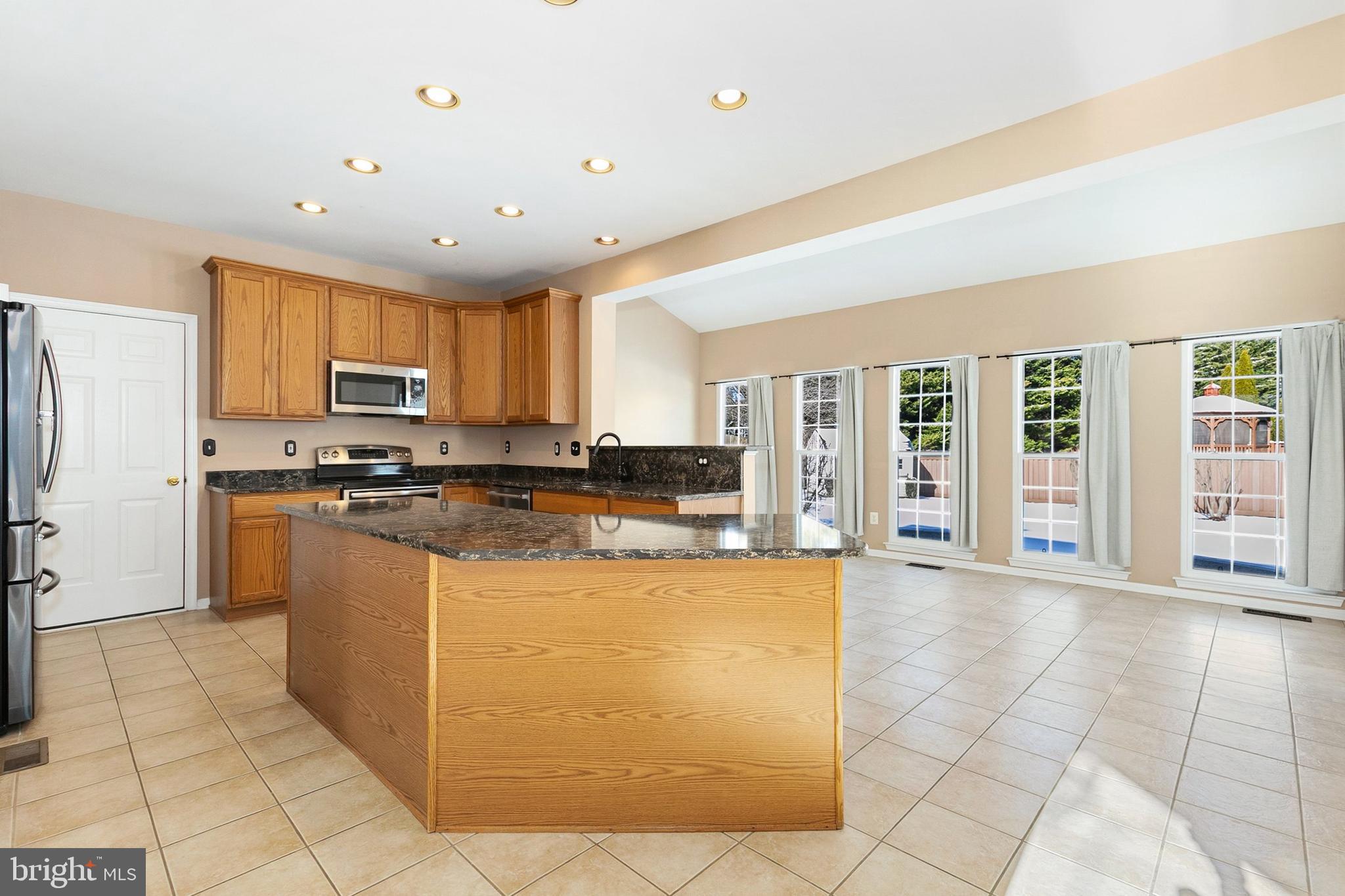 STONE MANOR - Residential