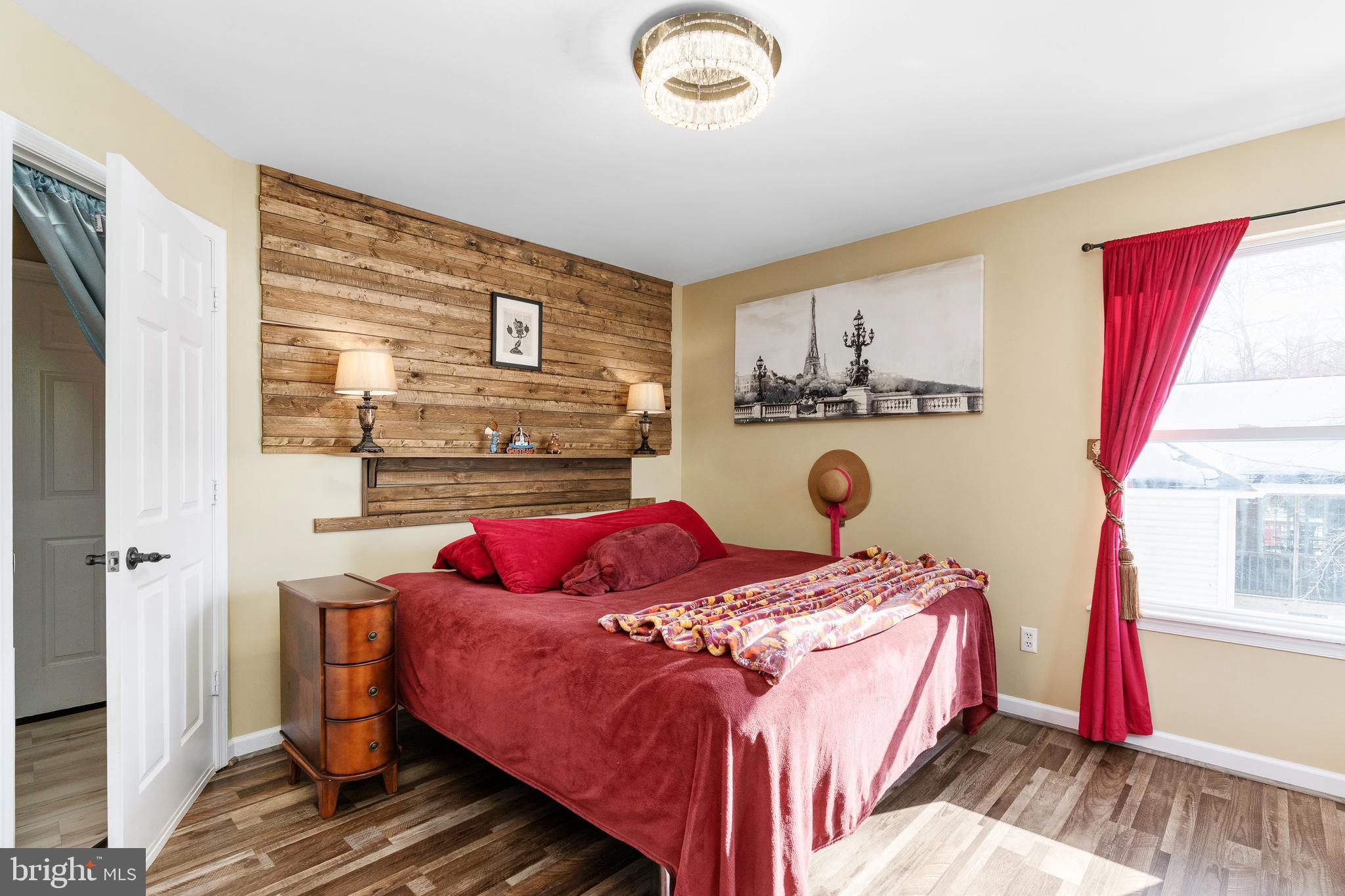 LAKE OF THE WOODS - Residential