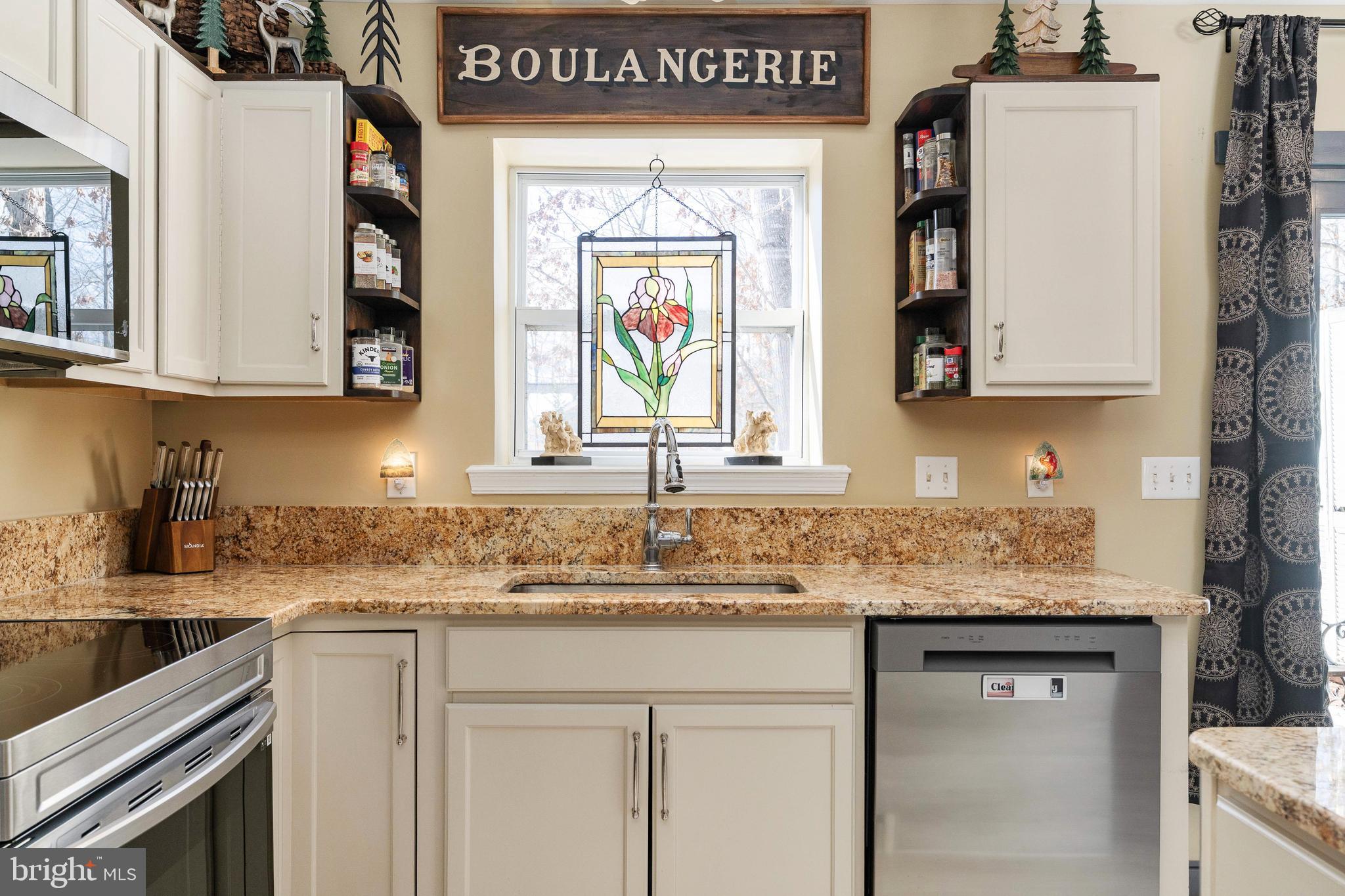 4207 LAKEVIEW PARKWAY