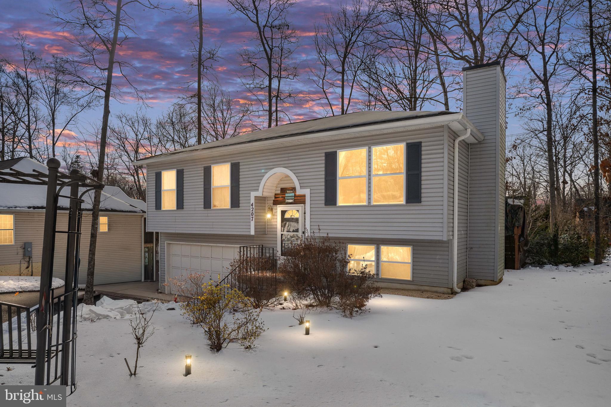 4207 LAKEVIEW PARKWAY